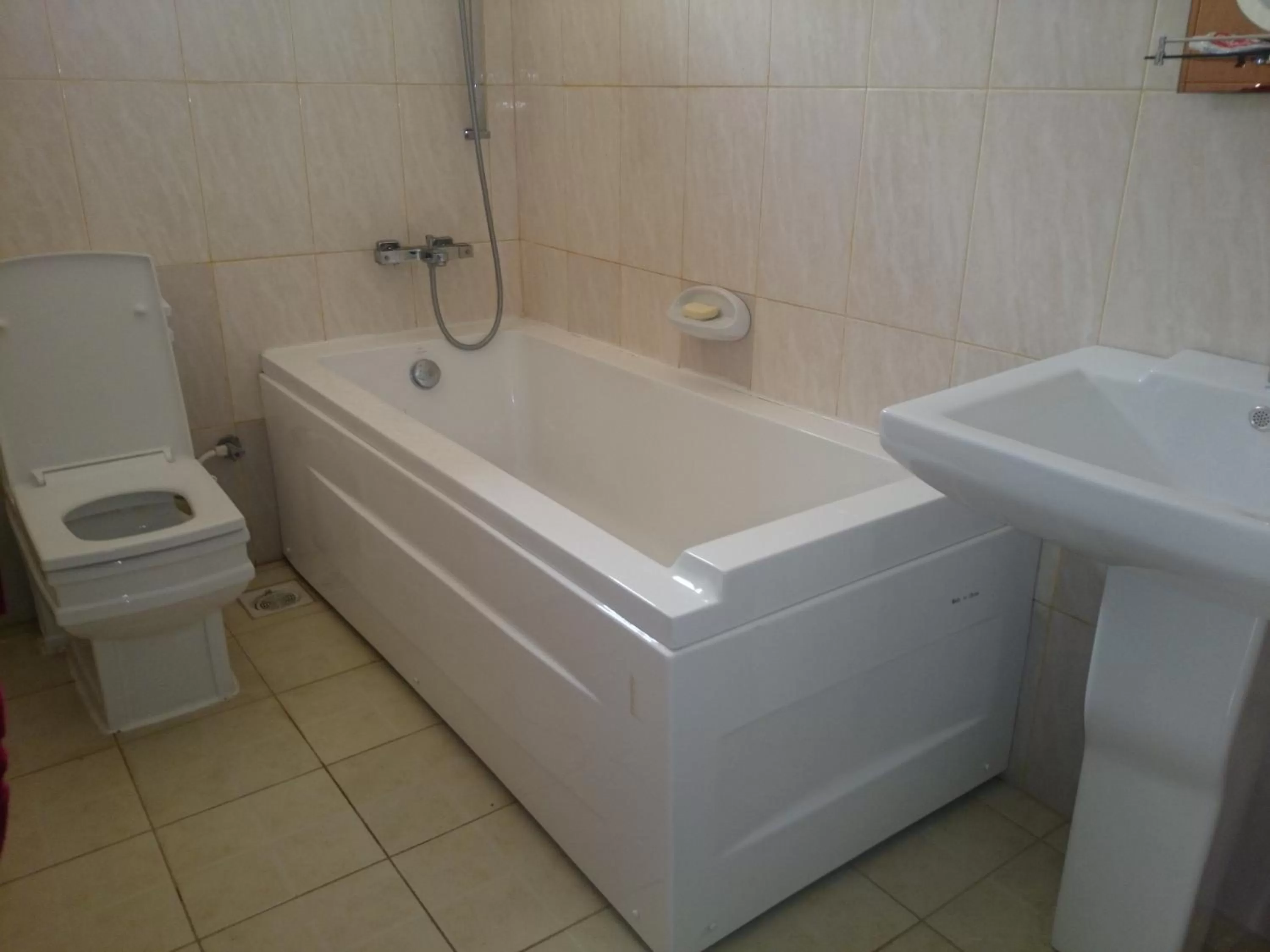 Hot Tub in Itetemia Royal Inn