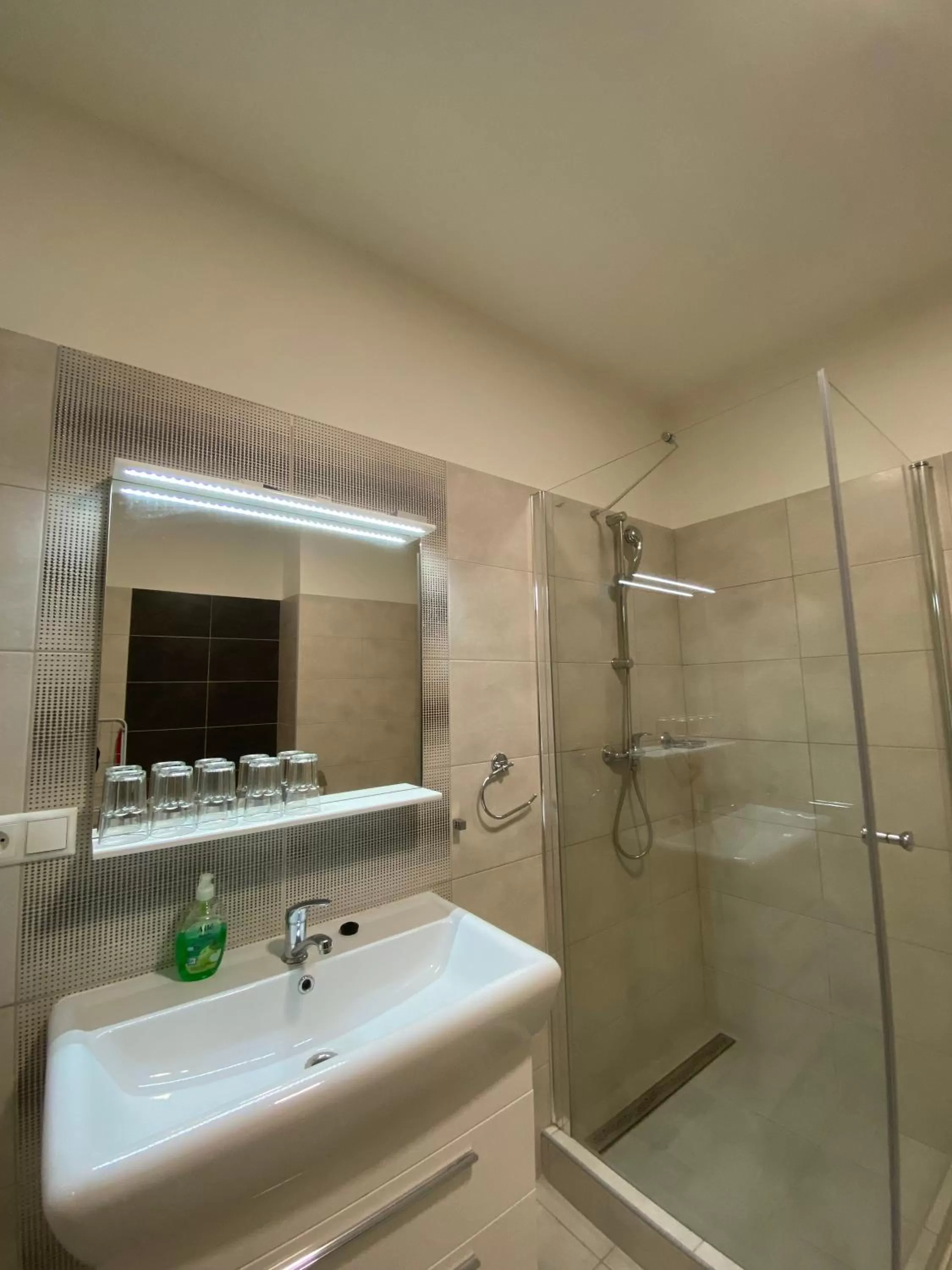 Bathroom in garni Hotel S.O.G.* * *