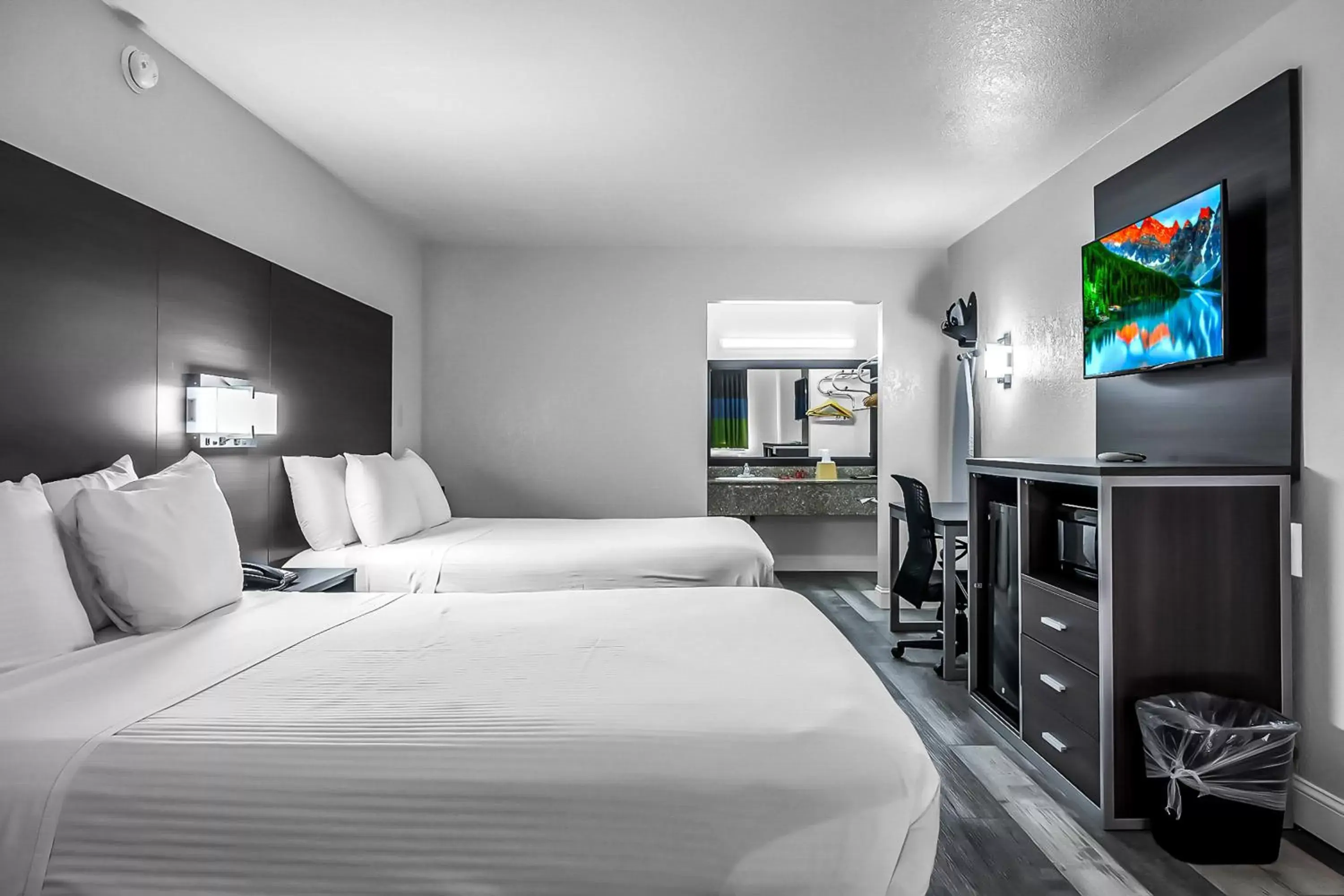 Bed in SureStay Hotel by Best Western Oklahoma City West