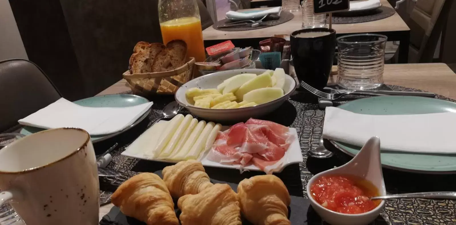 Breakfast in Hotel Roquiño