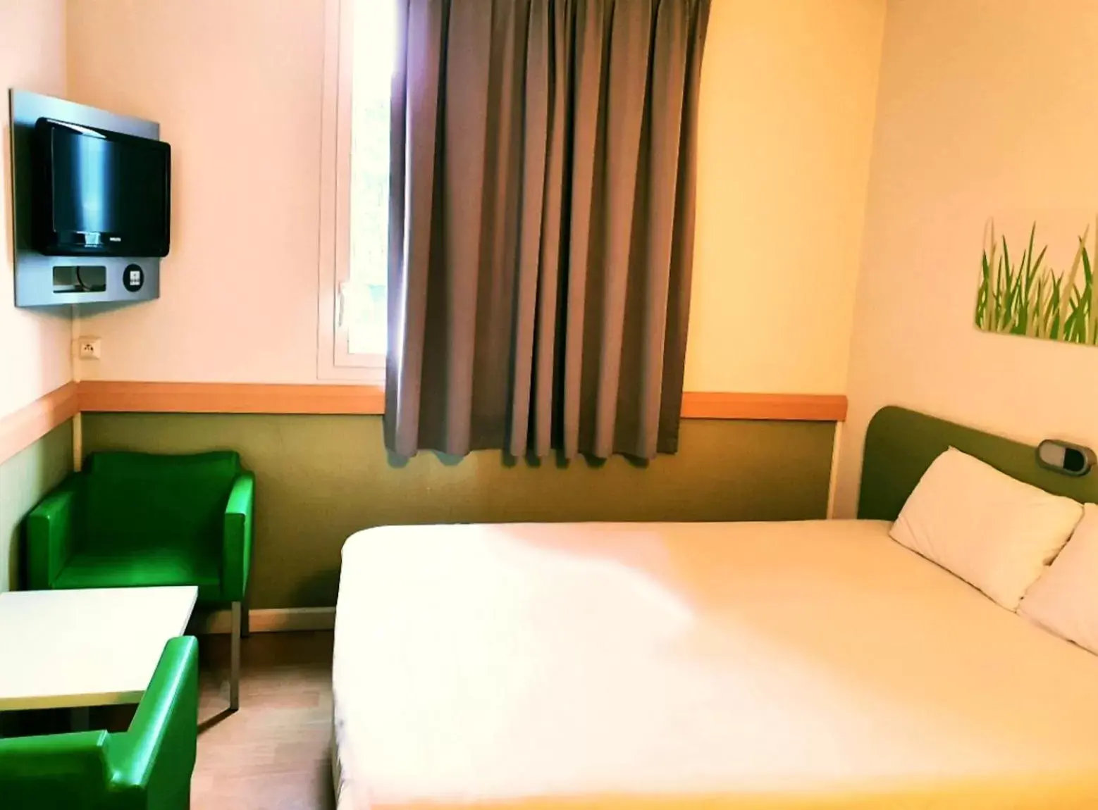 Bedroom, Bed in Ibis Budget Grenoble Sud Seyssins