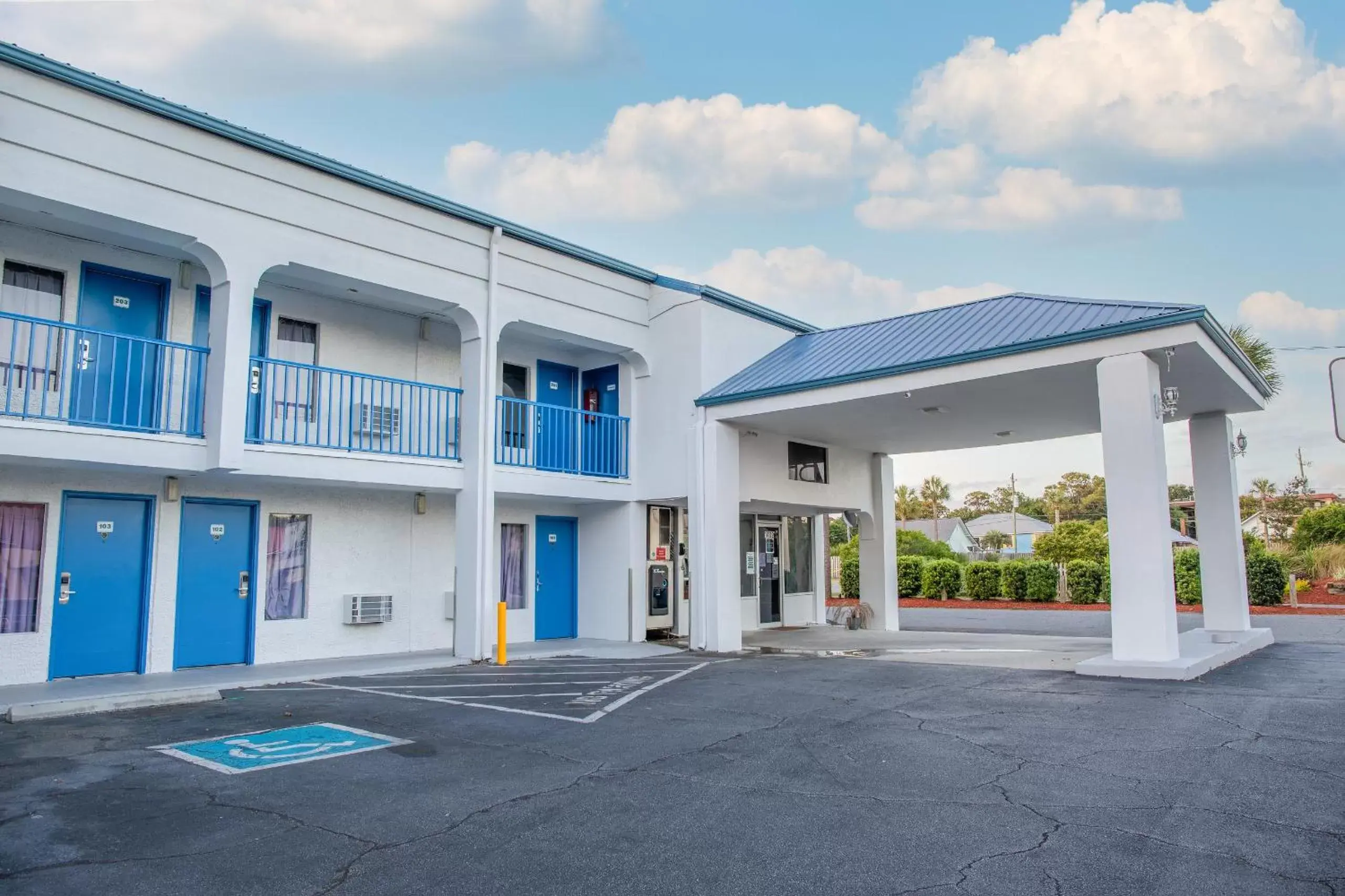 Property building in Sandcastle Inn Property building in Sandcastle Inn