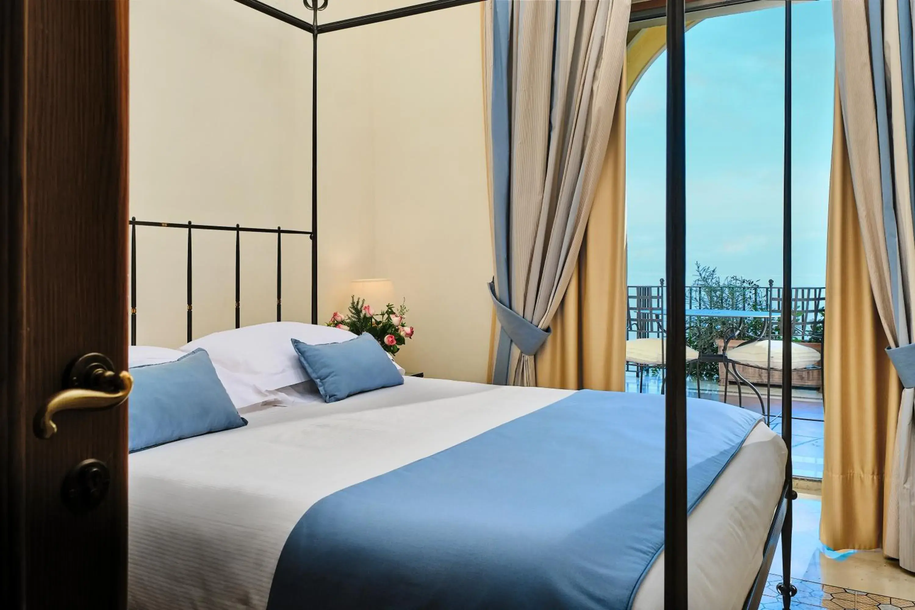 Balcony/Terrace, Bed in Grand Hotel Angiolieri