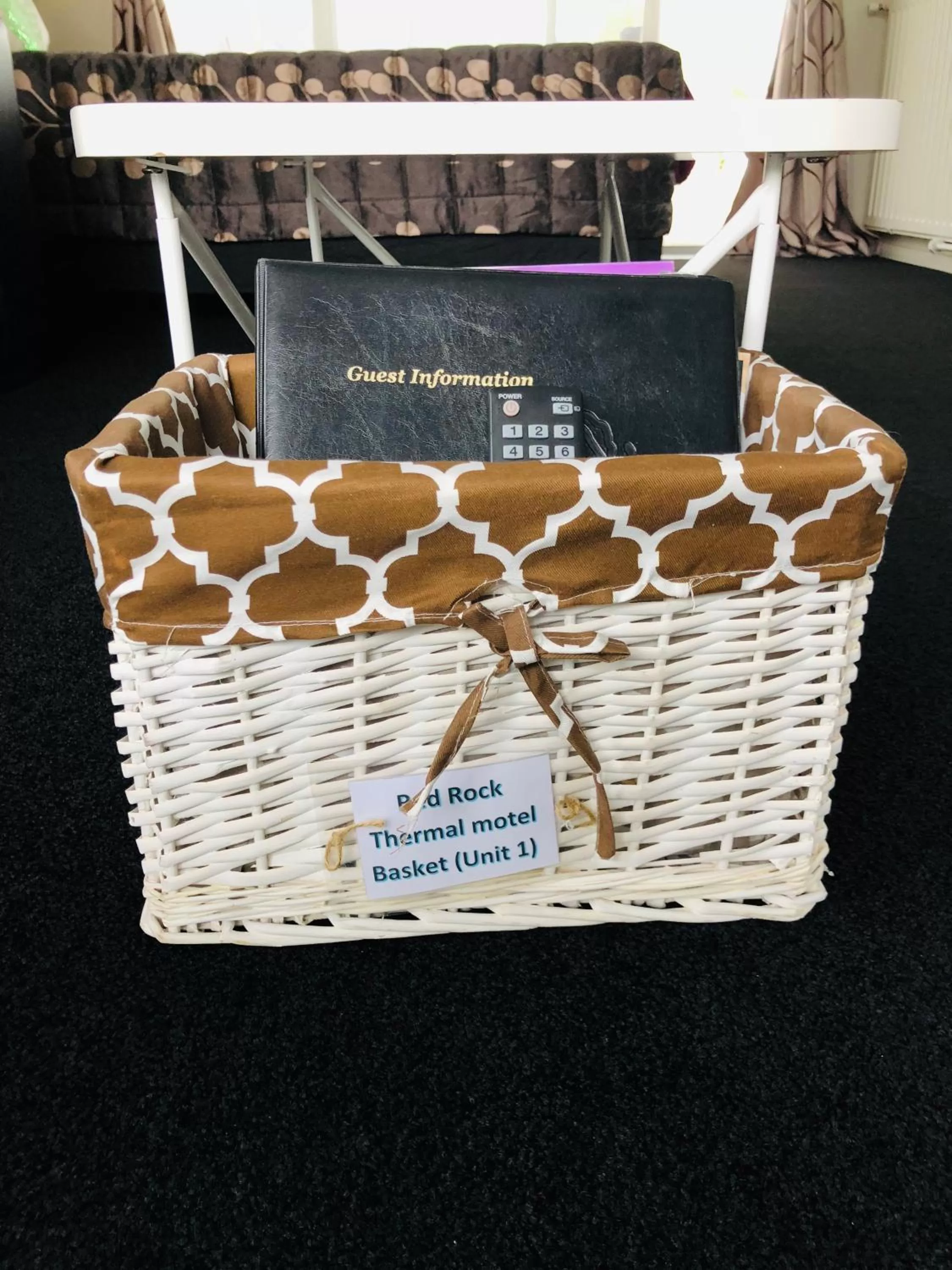Seating area in Red Rock Thermal Motel - Mineral Pool