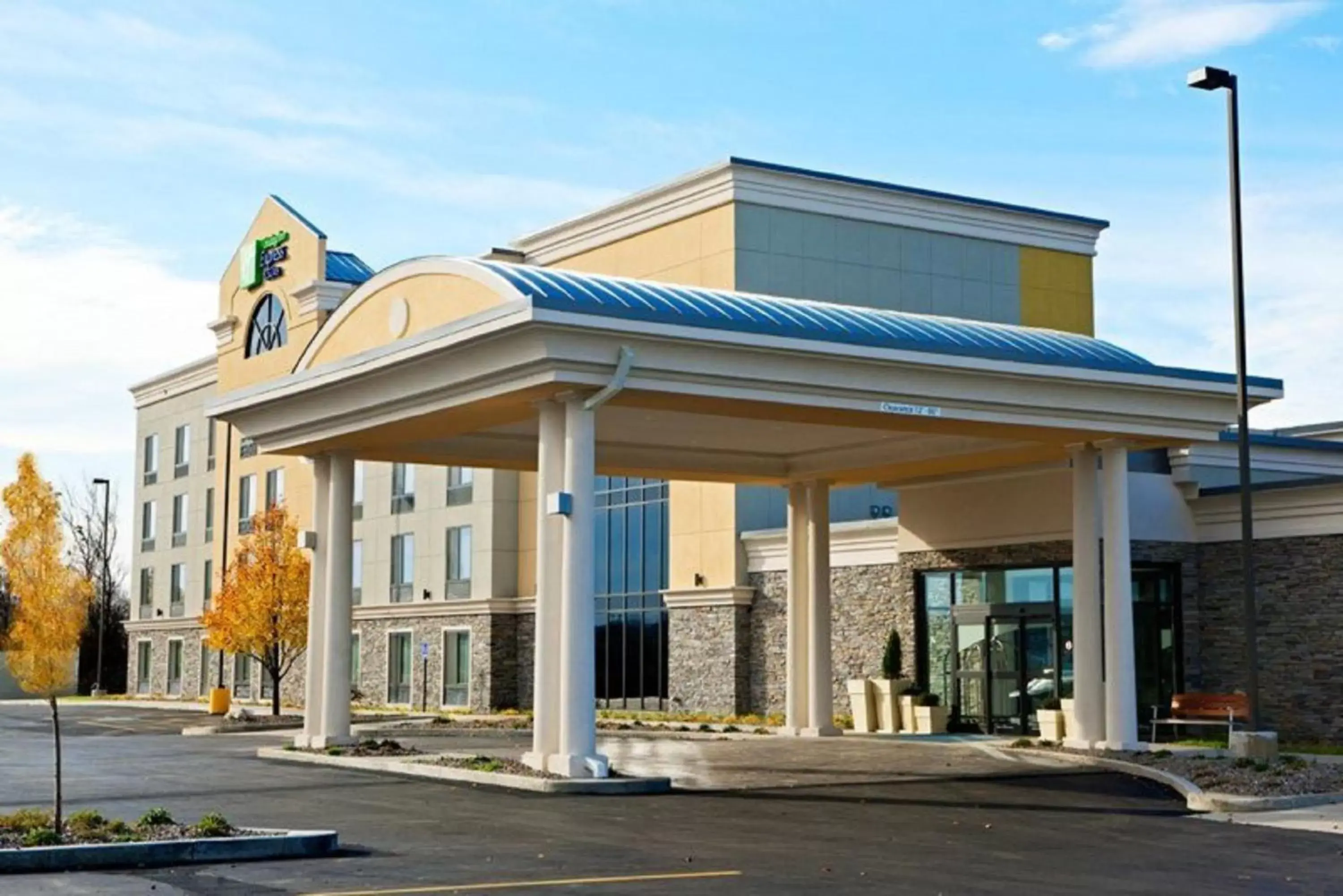 Property Building in Holiday Inn Express and Suites Batavia, an IHG Hotel