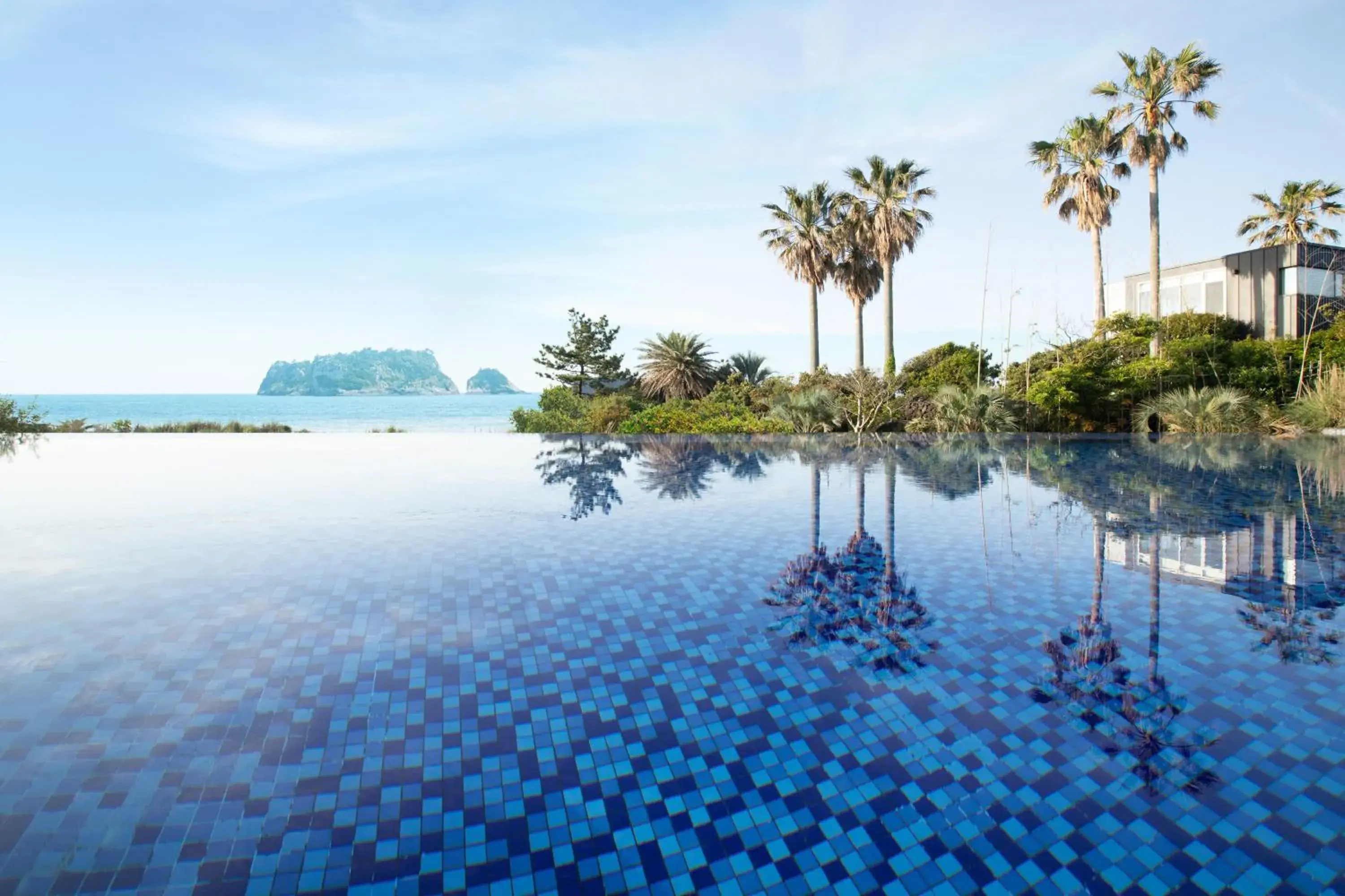 Swimming Pool in Hotel Sumorum