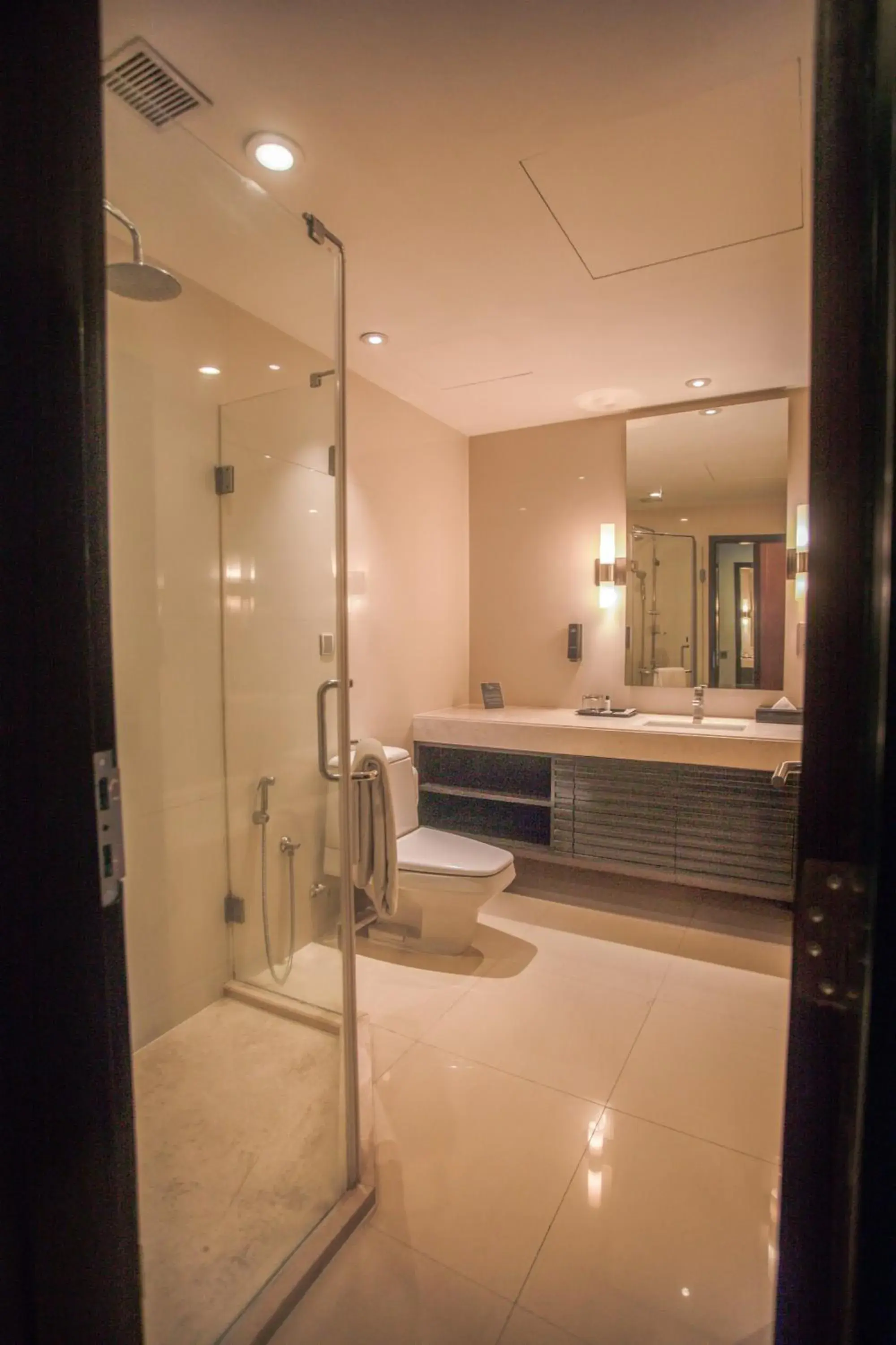 Bathroom in Somerset Greenways Chennai