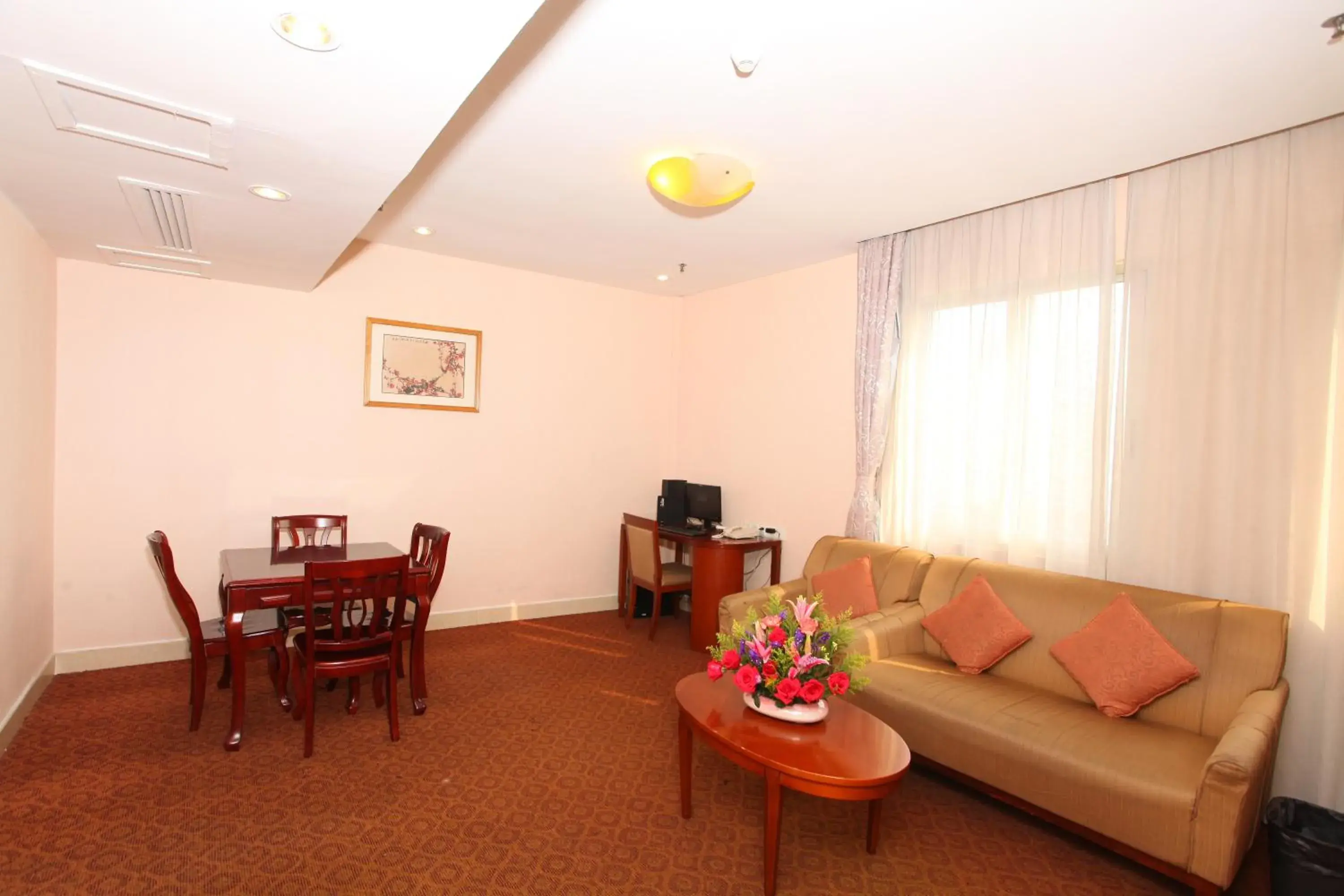 Living room, Seating Area in Xinhua Hotel