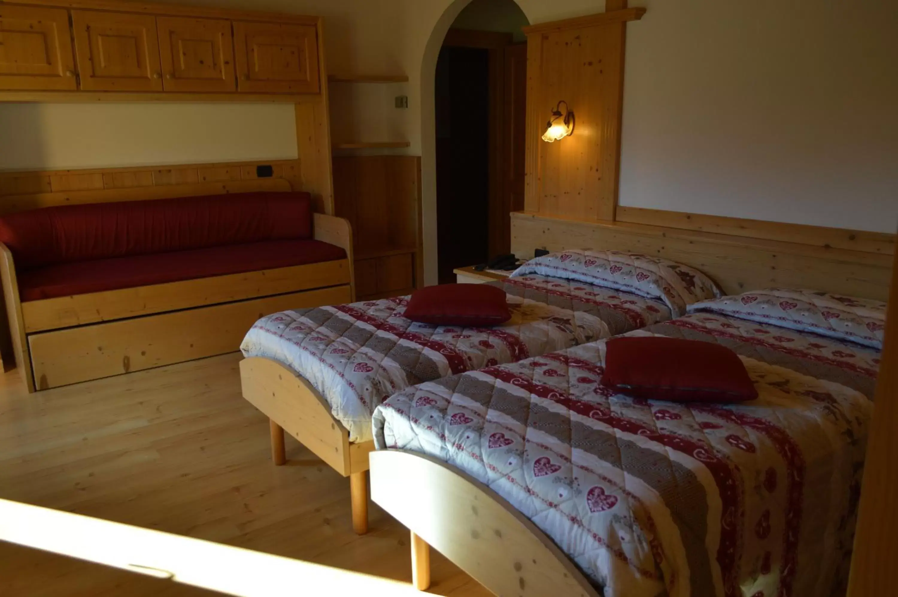 Photo of the whole room, Room Photo in Hotel Garnì Sant'Antonio con Spa