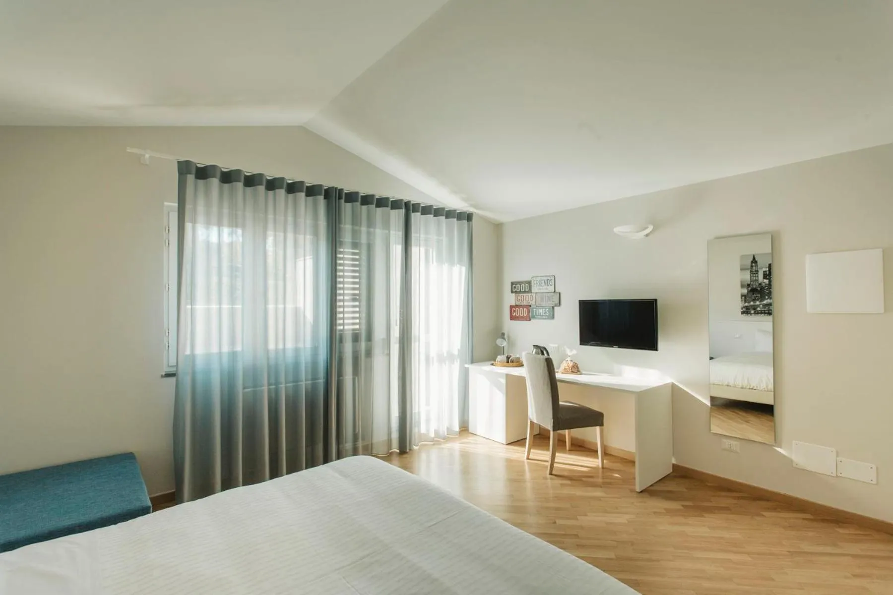 Photo of the whole room, Bed in Livingstone B&B