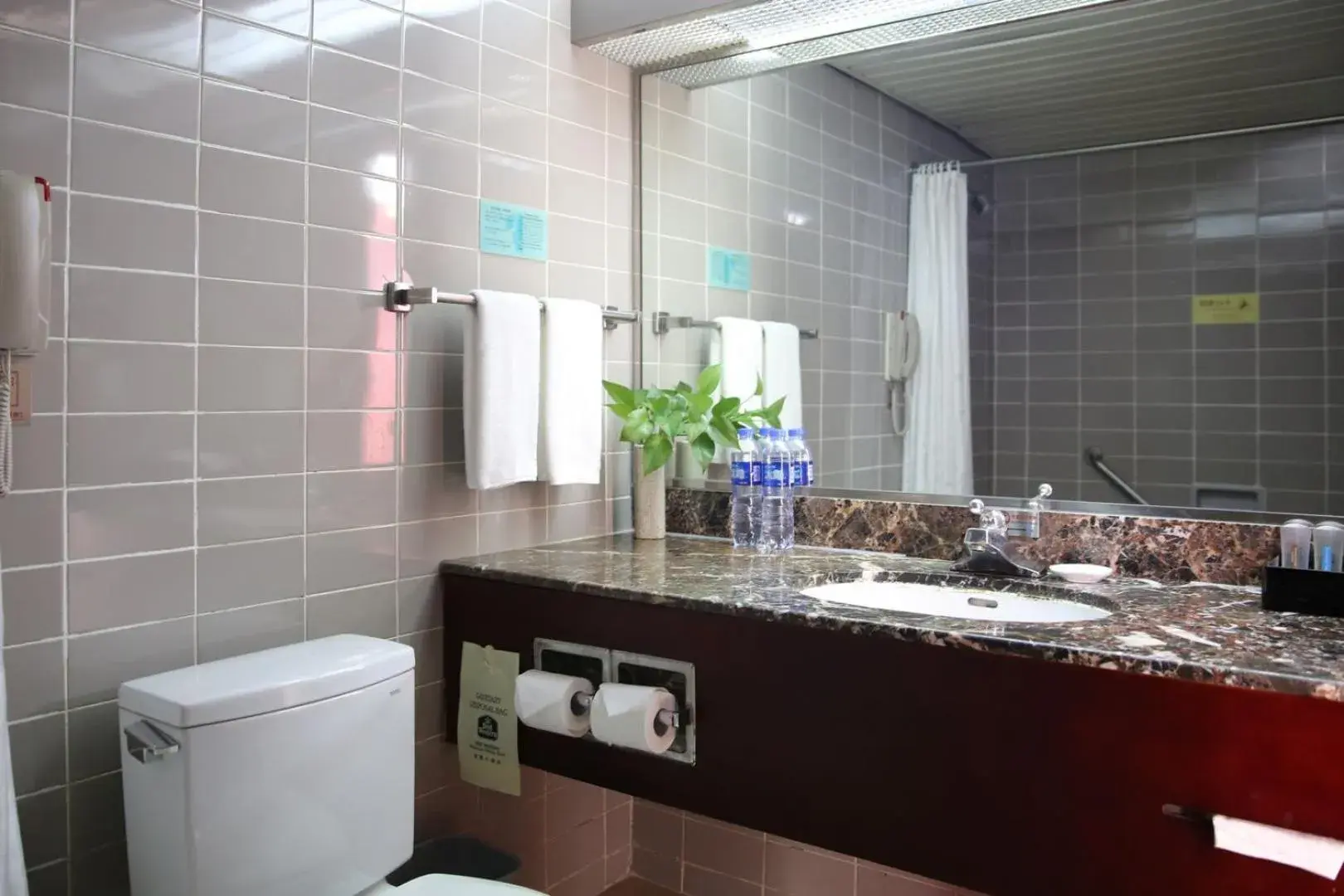 Bathroom in Best Western Premier Shenzhen Felicity Hotel