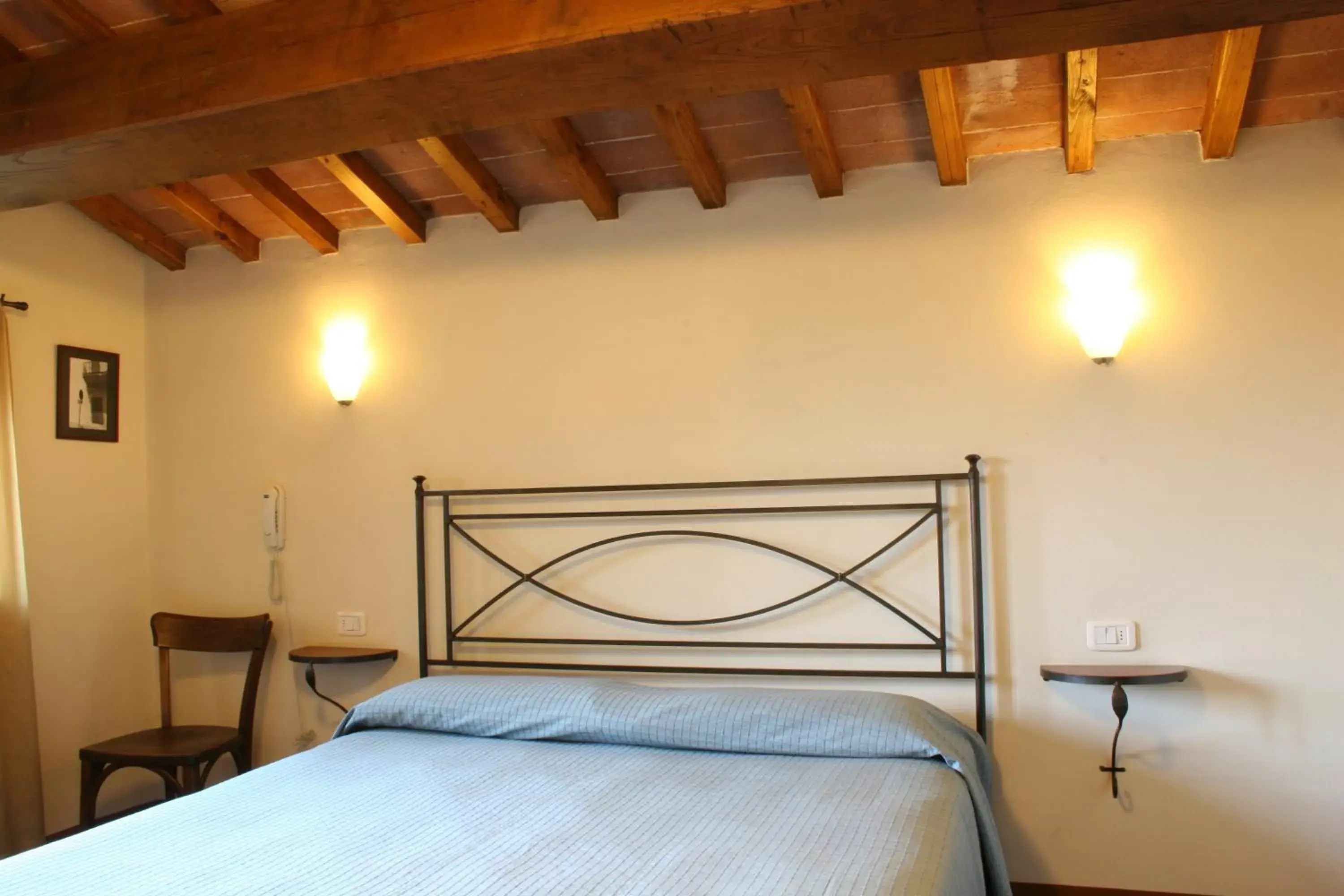 Decorative detail, Bed in Albergo San Lorenzo