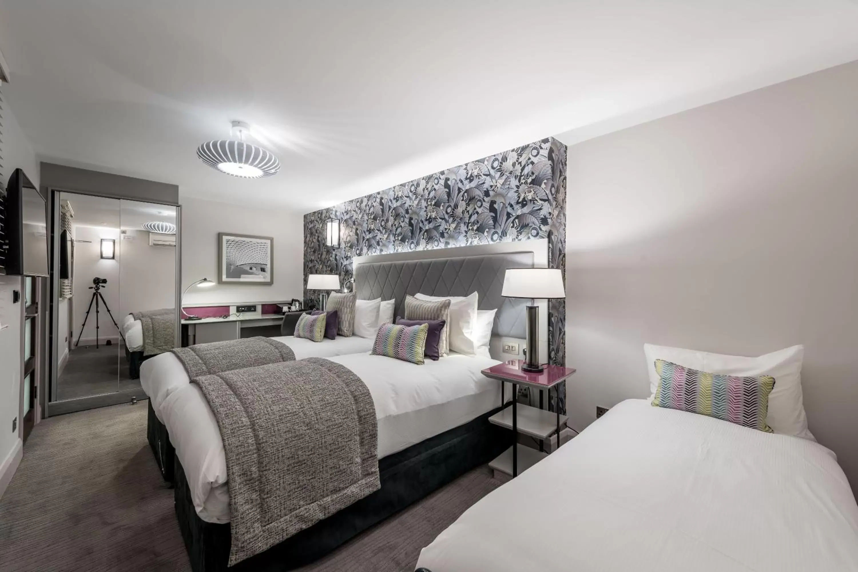 Bedroom, Bed in Mercure London Hyde Park Hotel
