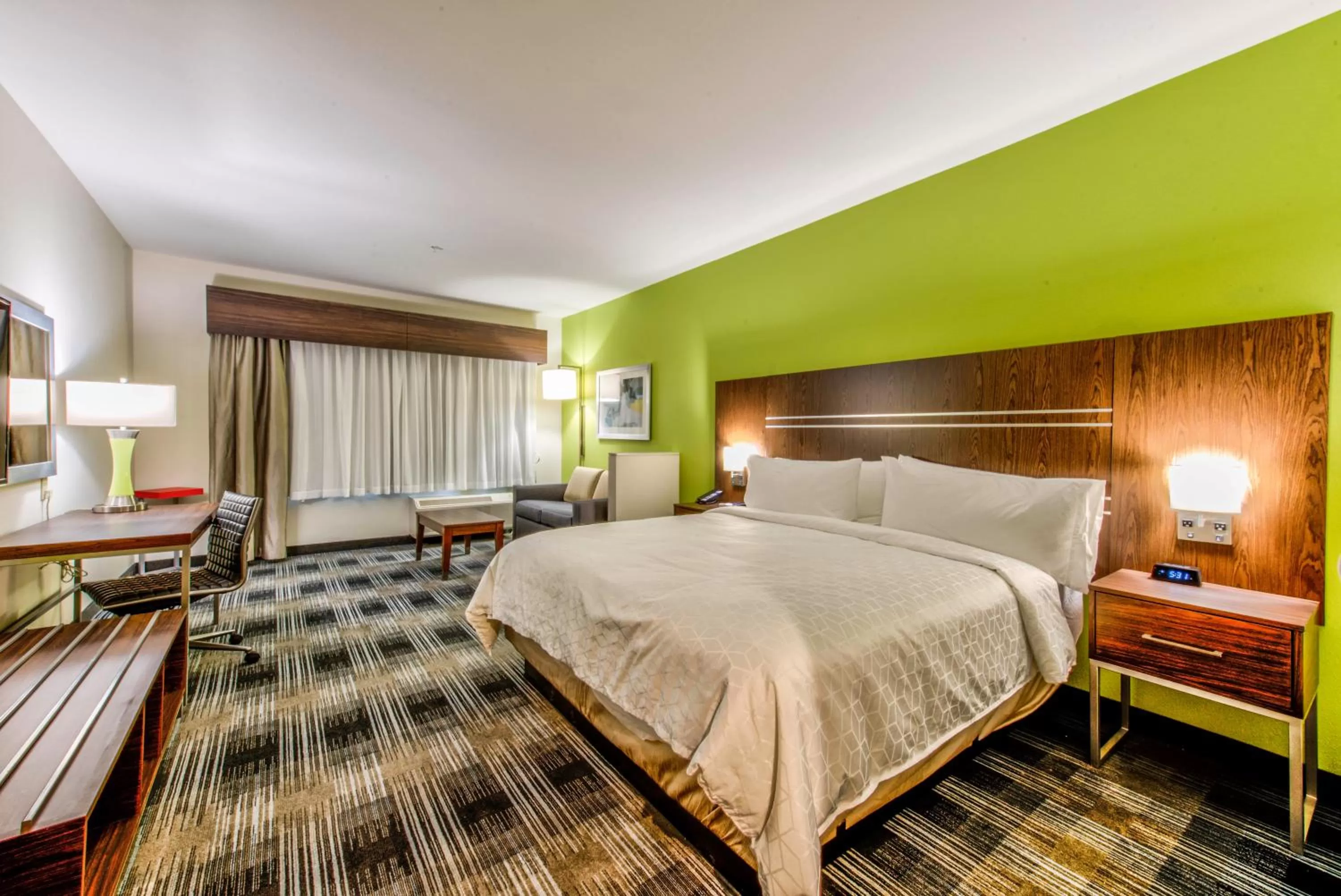 Photo of the whole room, Bed in Holiday Inn Express & Suites Dallas NW - Farmers Branch by IHG