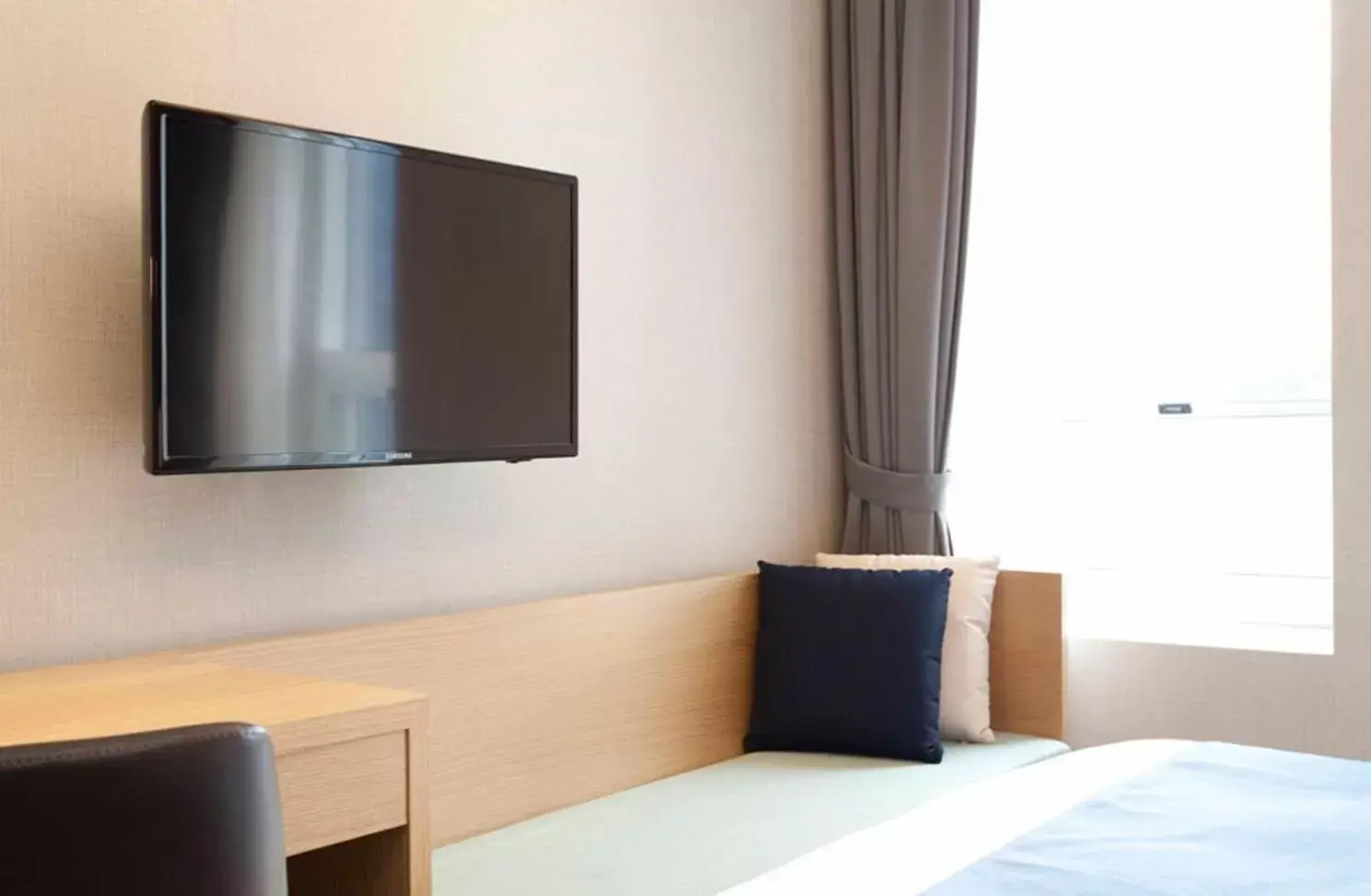 Photo of the whole room, TV/Entertainment Center in Days Hotel by Wyndham Seoul Myeongdong