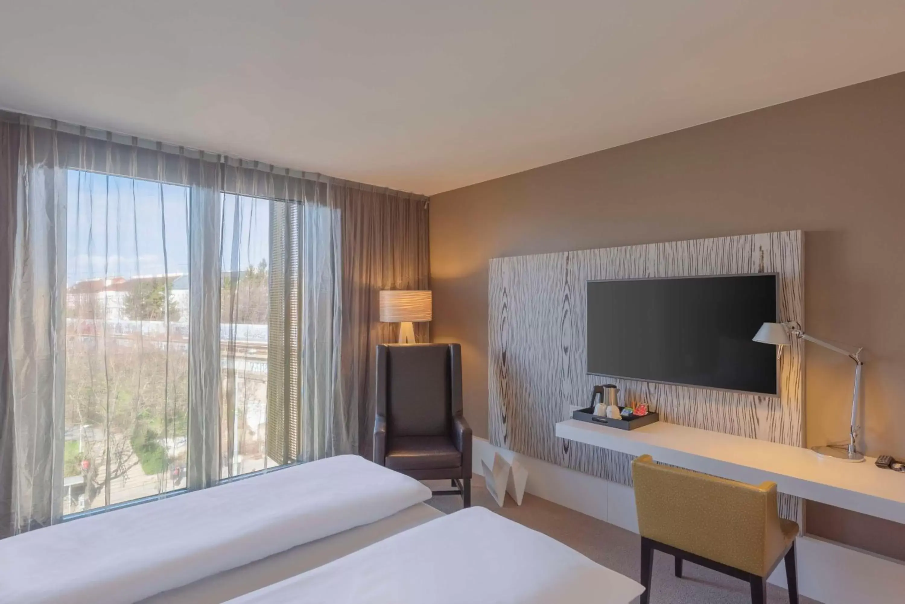 Bedroom, TV/Entertainment Center in Doubletree by Hilton Vienna Schonbrunn