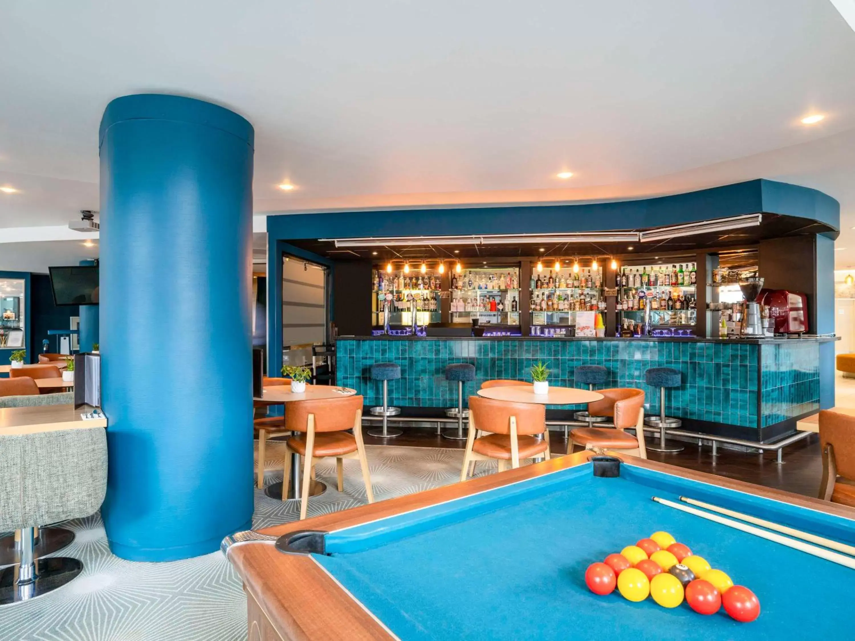Lounge or bar, Billiards in Novotel Glasgow Centre