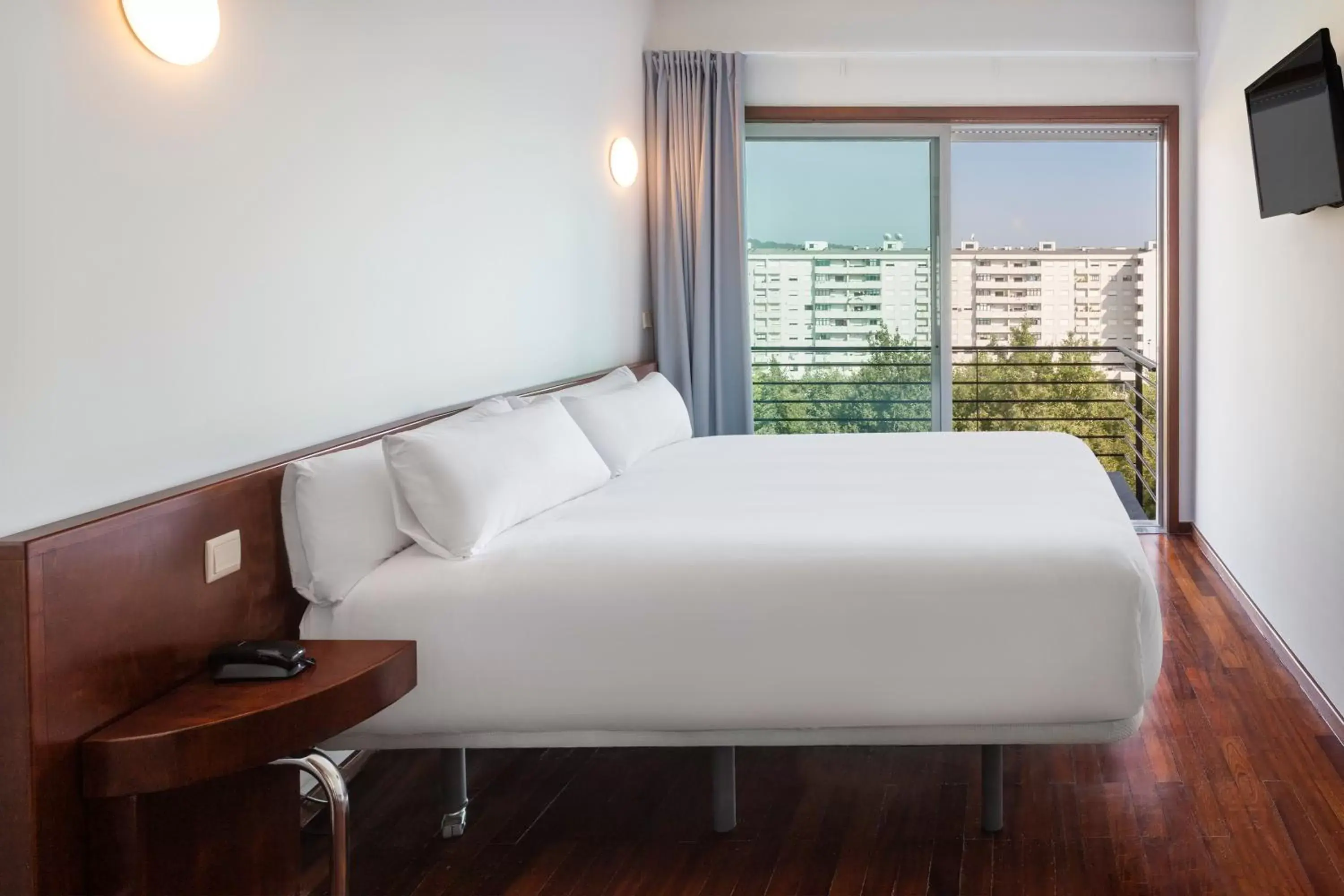 One-Bedroom Apartment with Double Bed in B&B HOTEL e Apartamentos Felgueiras One-Bedroom Apartment with Double Bed in B&B HOTEL e Apartamentos Felgueiras