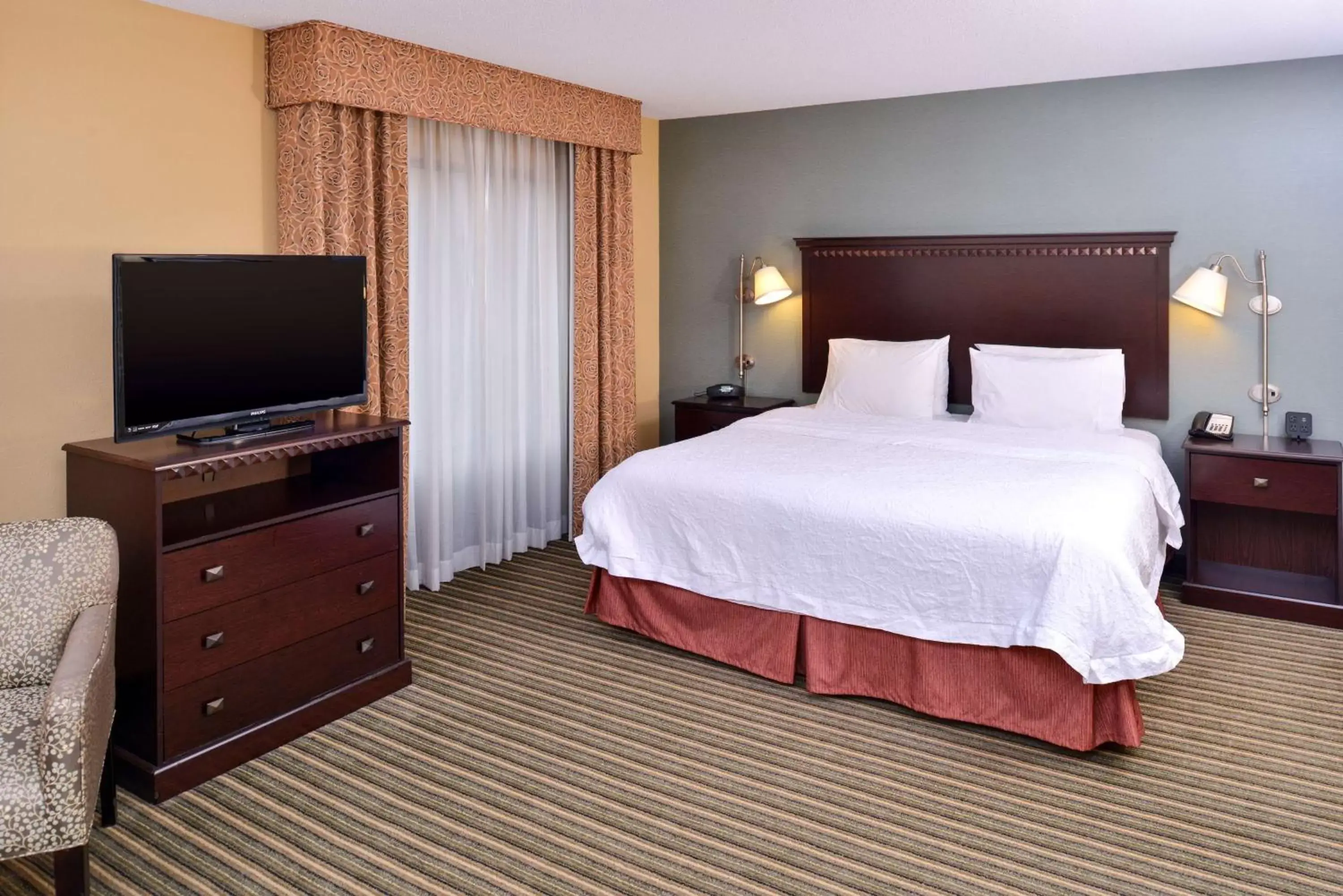 Bedroom, Bed in Hampton Inn & Suites Fort Belvoir Alexandria South