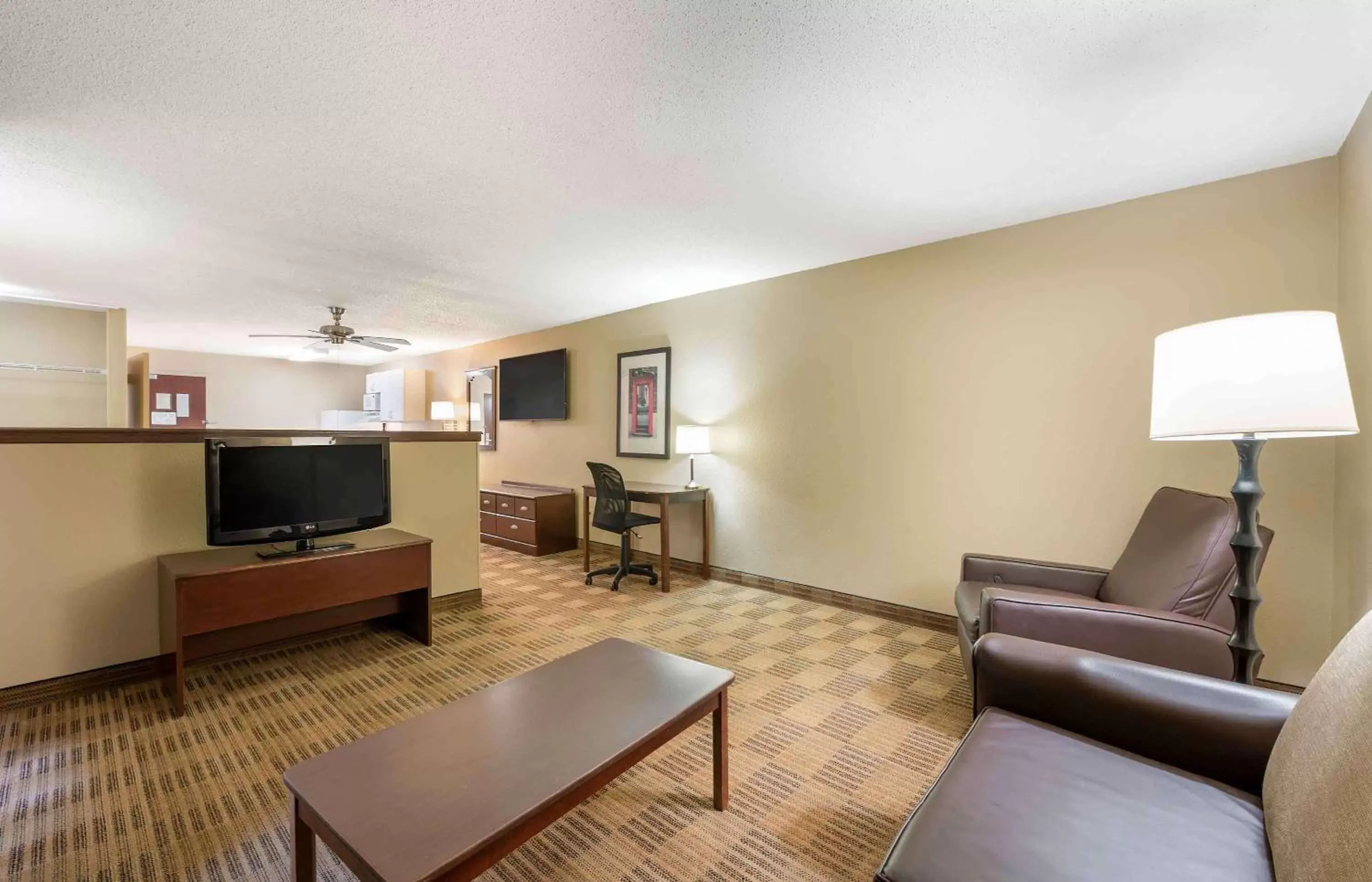 Bedroom, Seating Area in Extended Stay America Suites - Chicago - Schaumburg - I-90