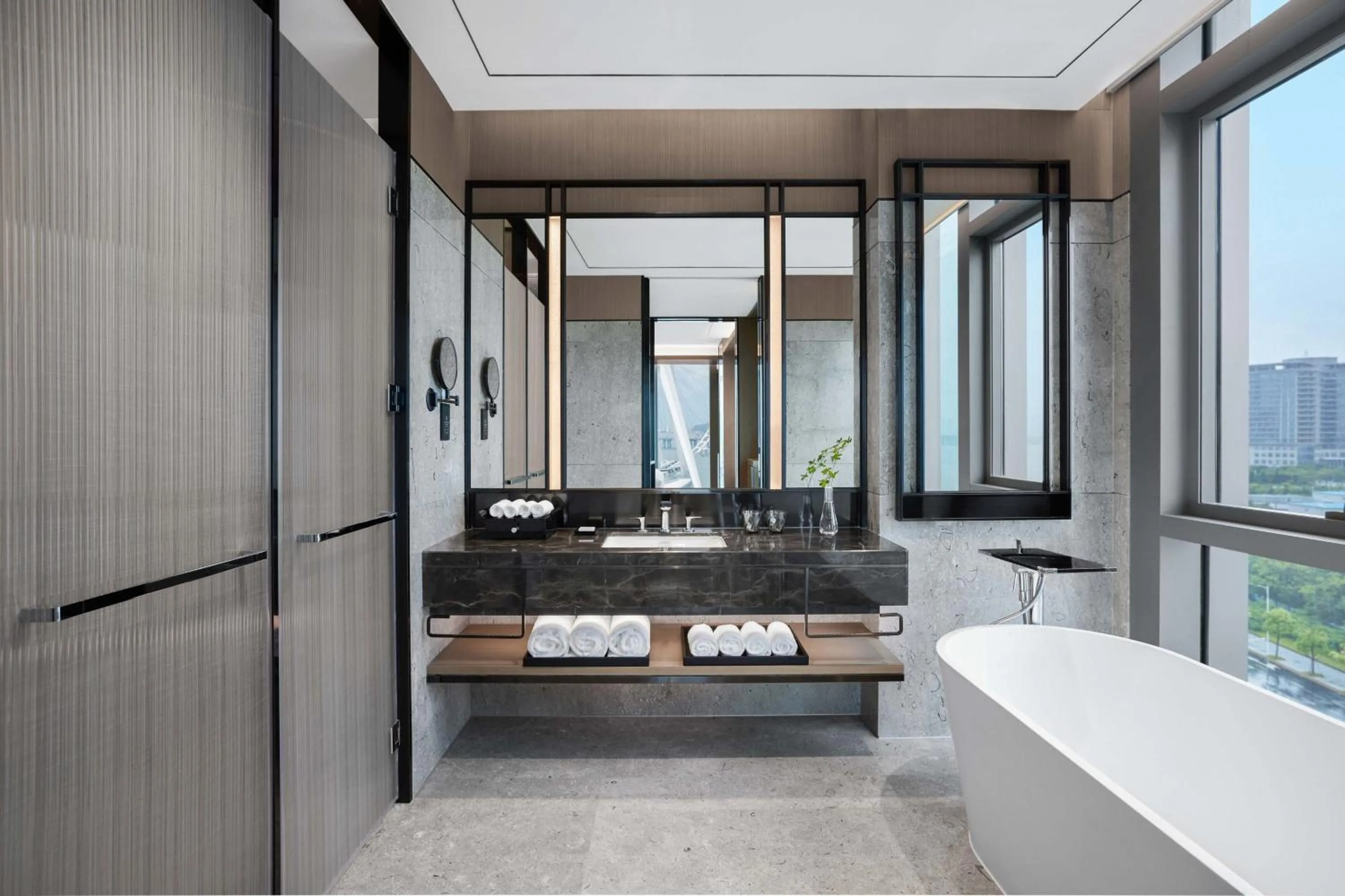 Bathroom in JW Marriott Hotel Shenzhen Bao'an International Airport