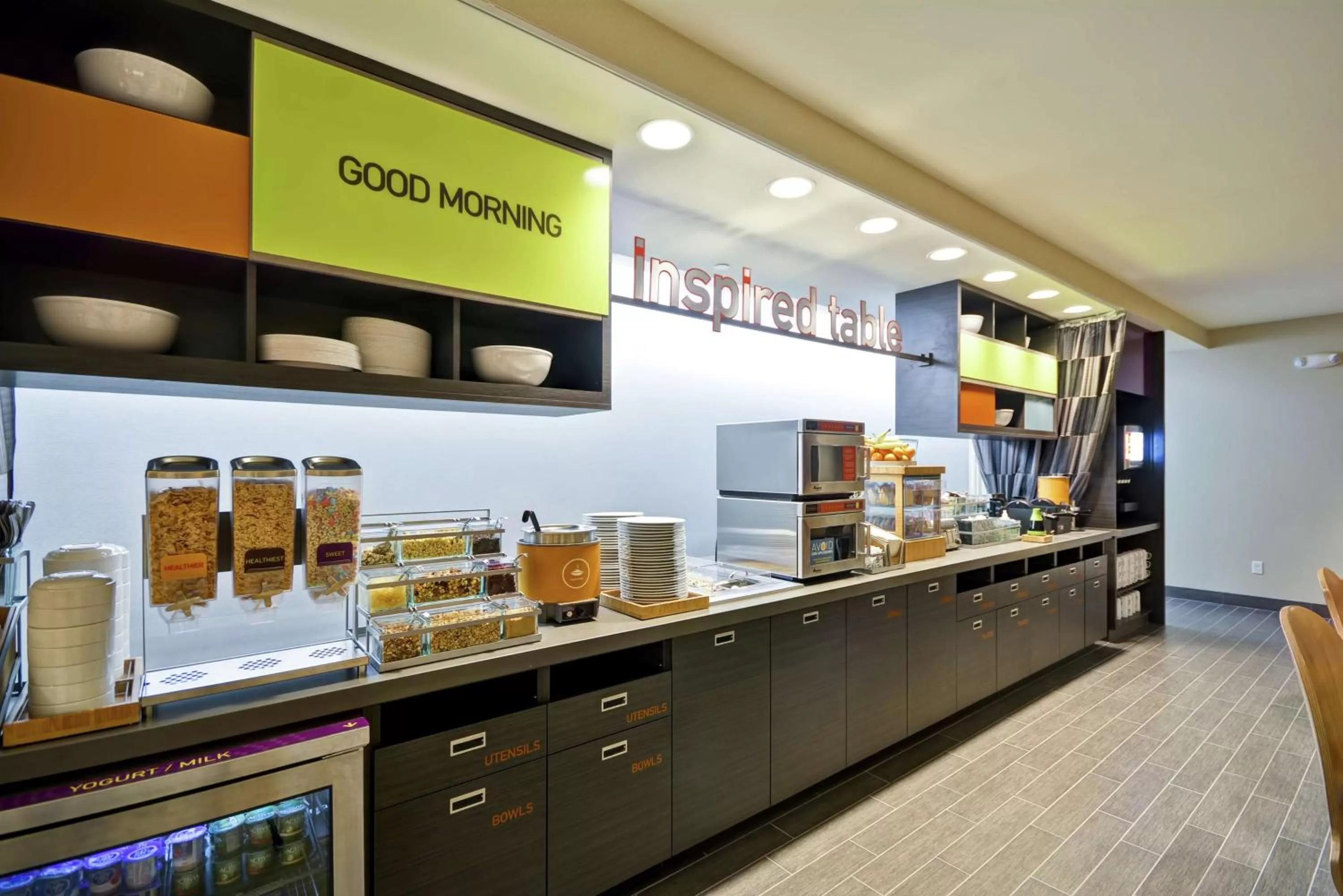 Dining area in Home2 Suites By Hilton Rapid City