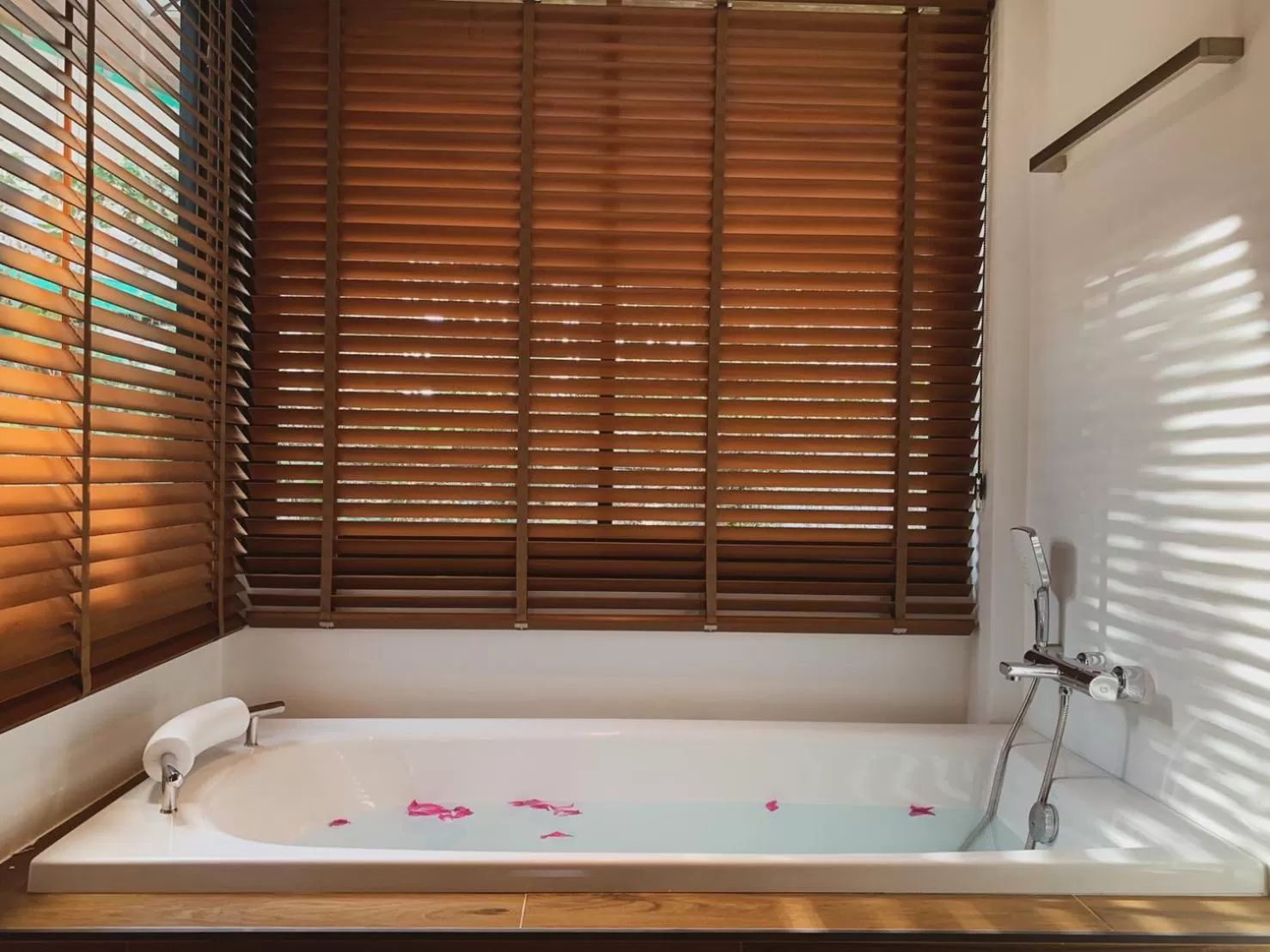 Bath in Kaibae Hut Resort