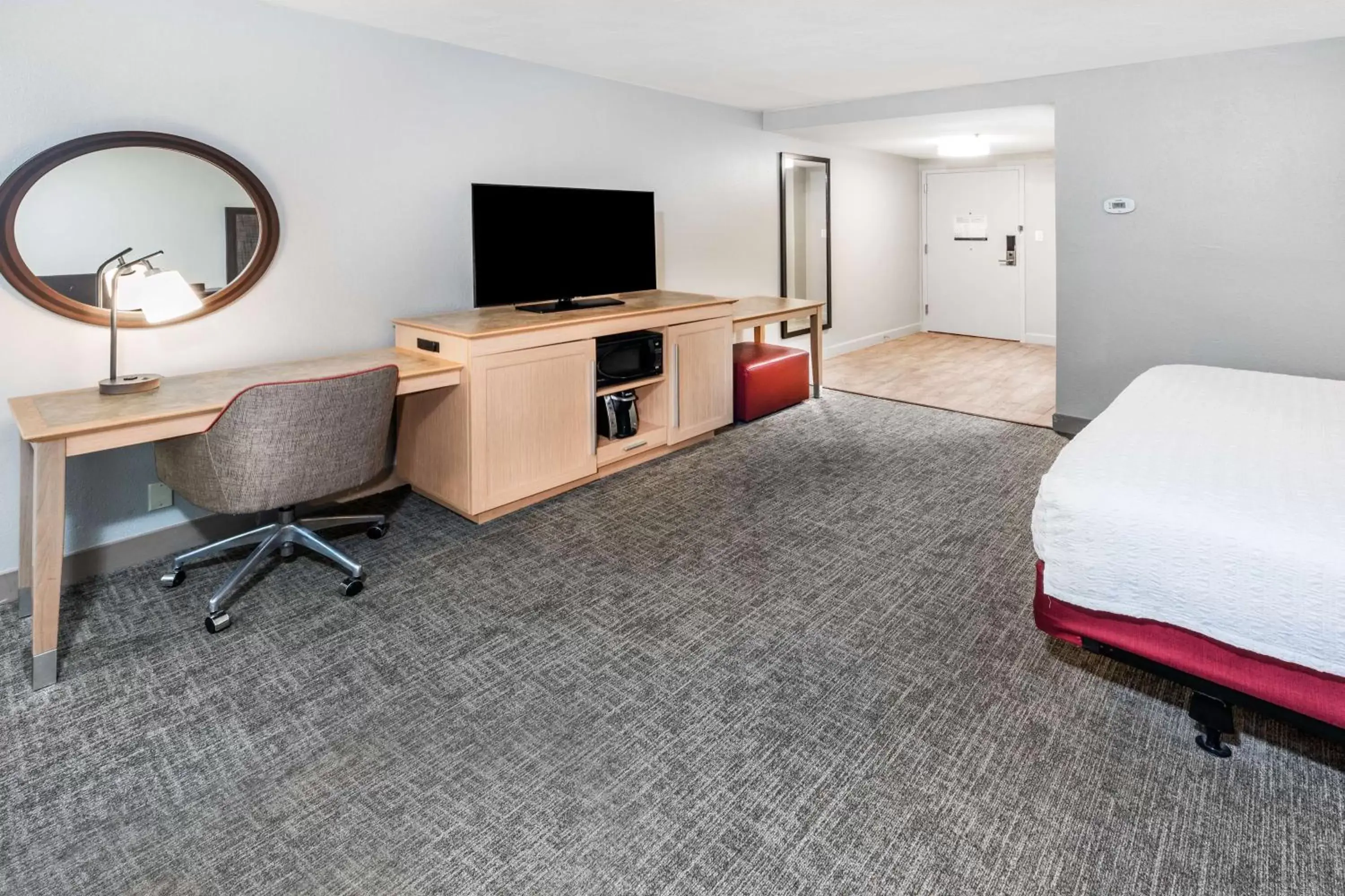 Bedroom, Bed in Hampton Inn Sulphur Lake Charles Bedroom, Bed in Hampton Inn Sulphur Lake Charles