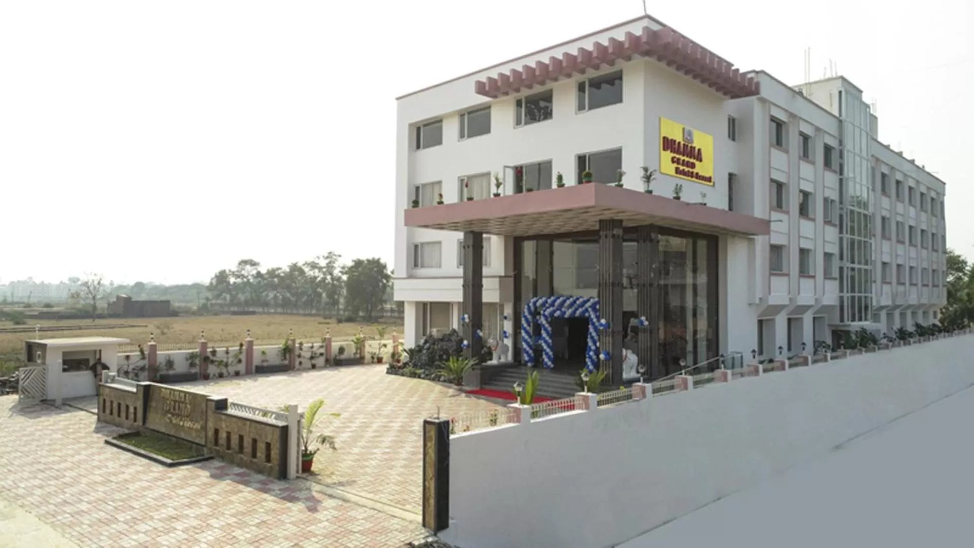 Dhamma Grand Hotel Resort