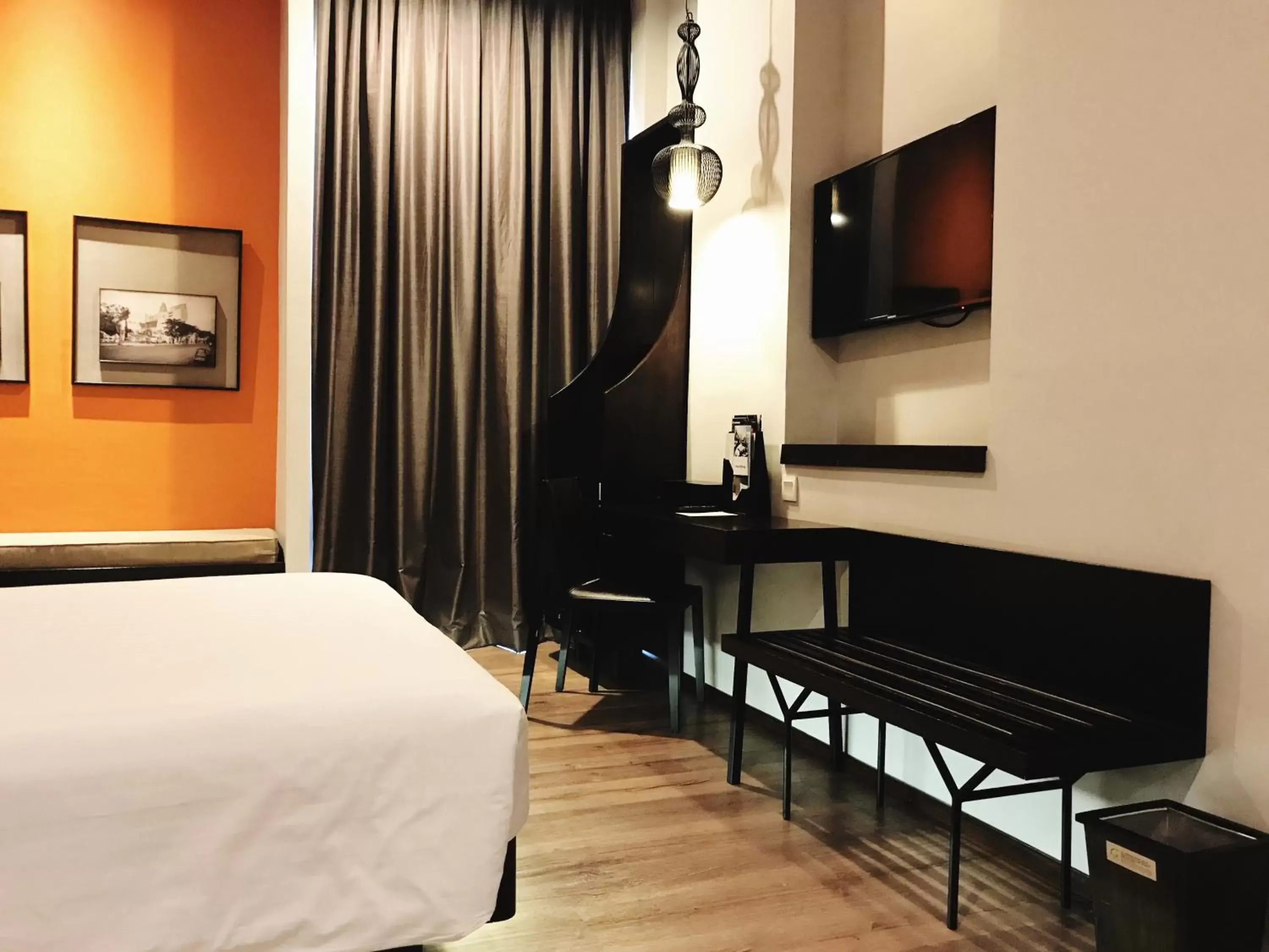 Bedroom, Bed in Mercure Surabaya