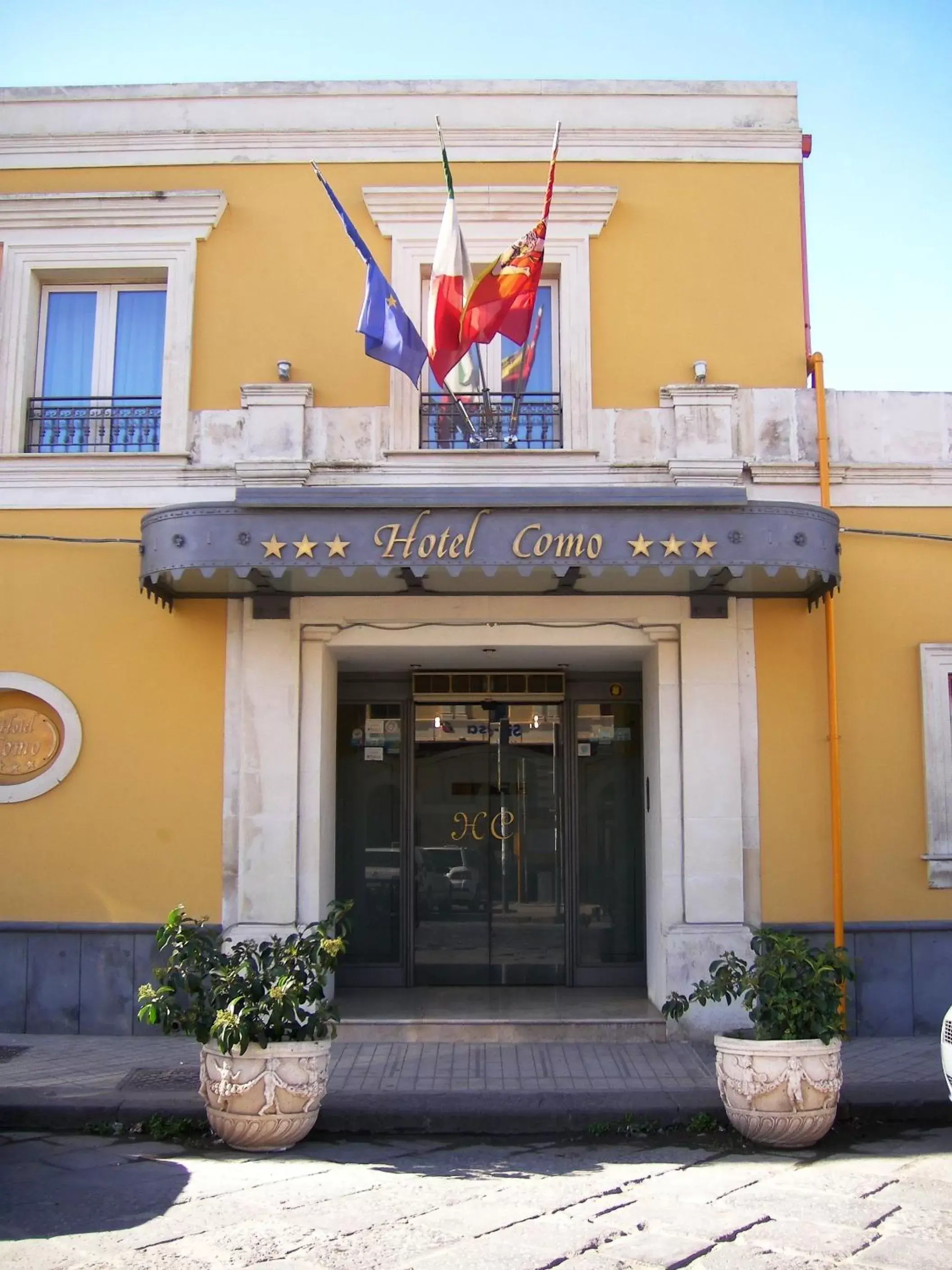 Facade/entrance in Hotel Como