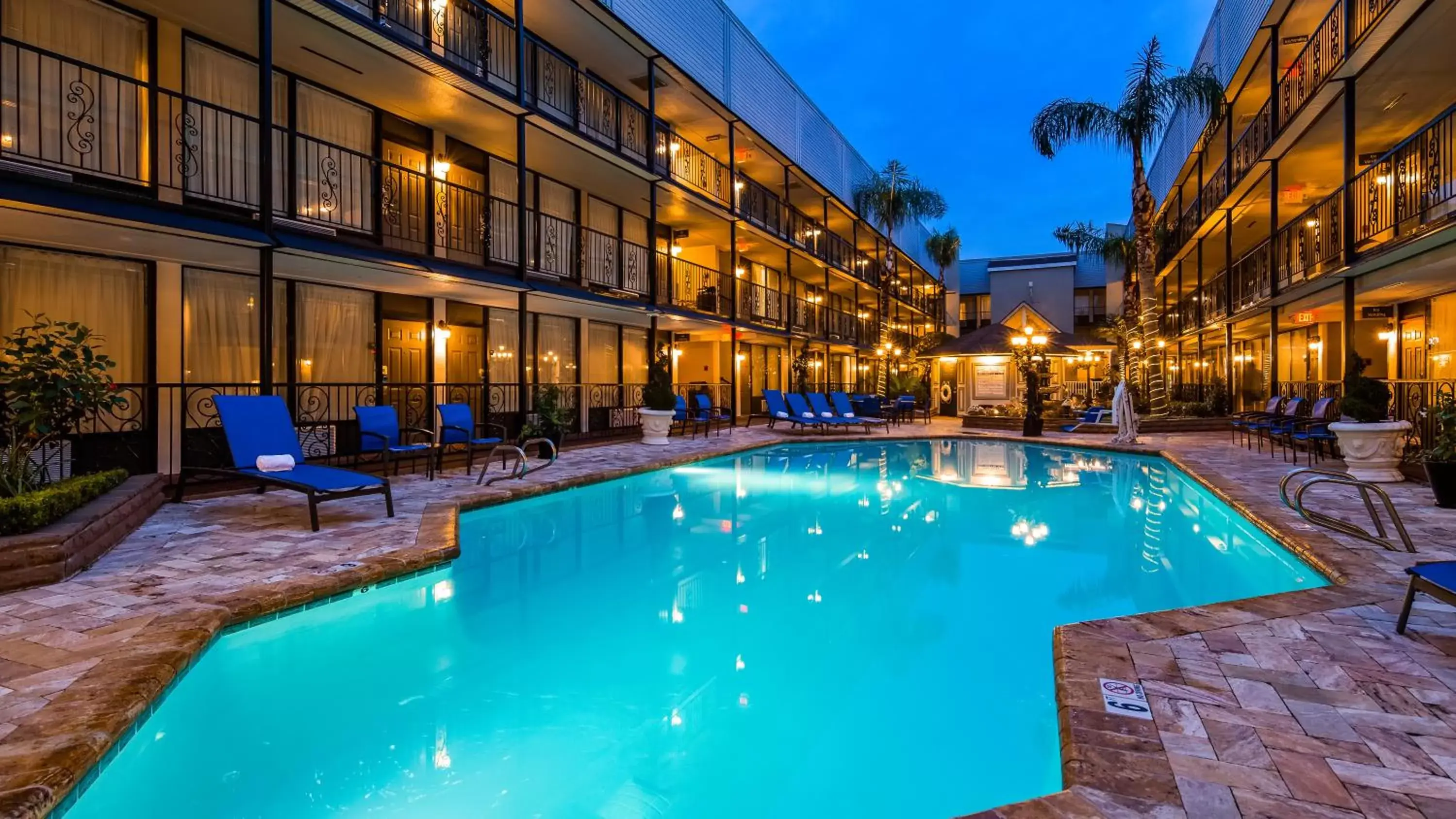 Swimming Pool in Best Western Plus Westbank