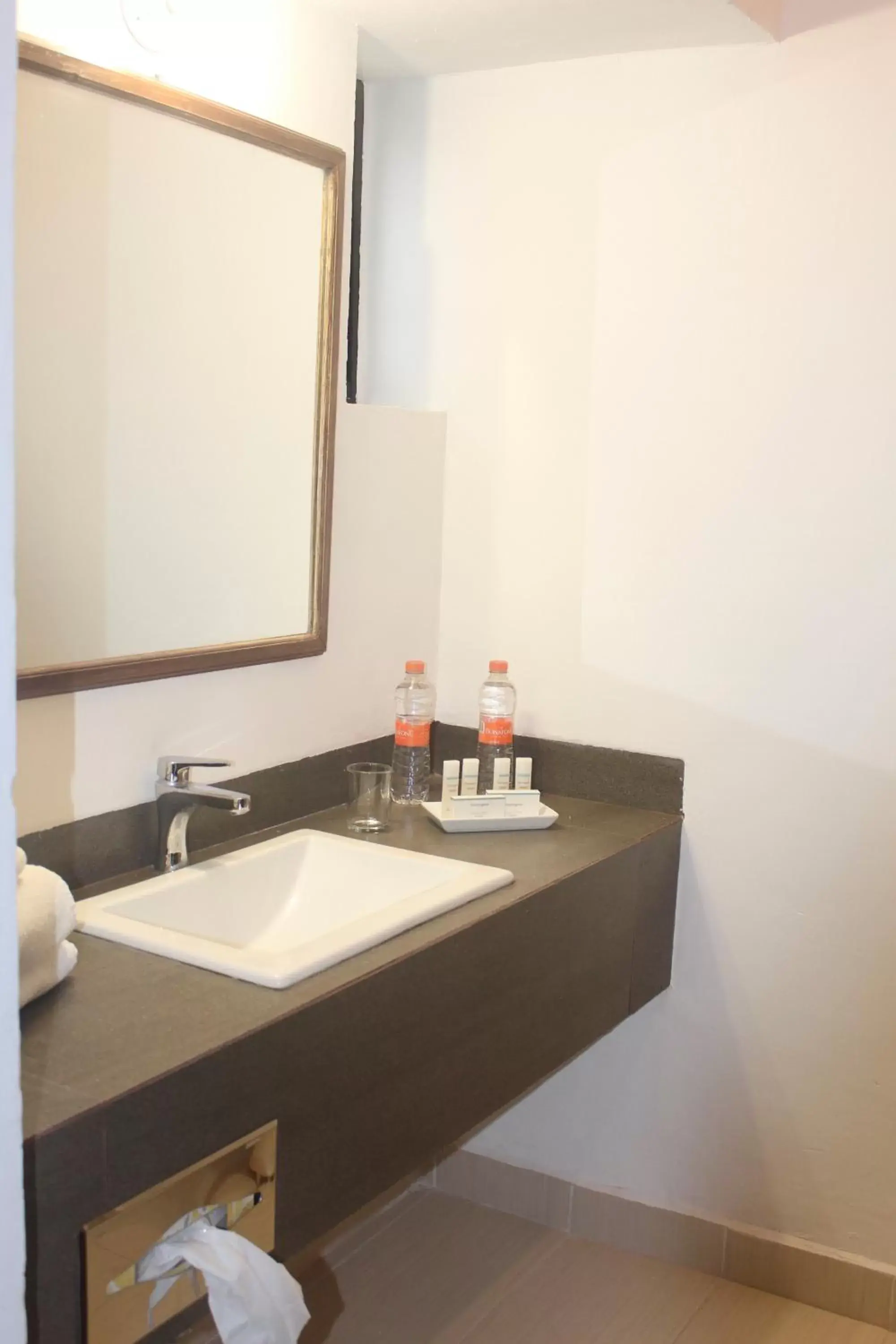 Bathroom in Hotel El Farol