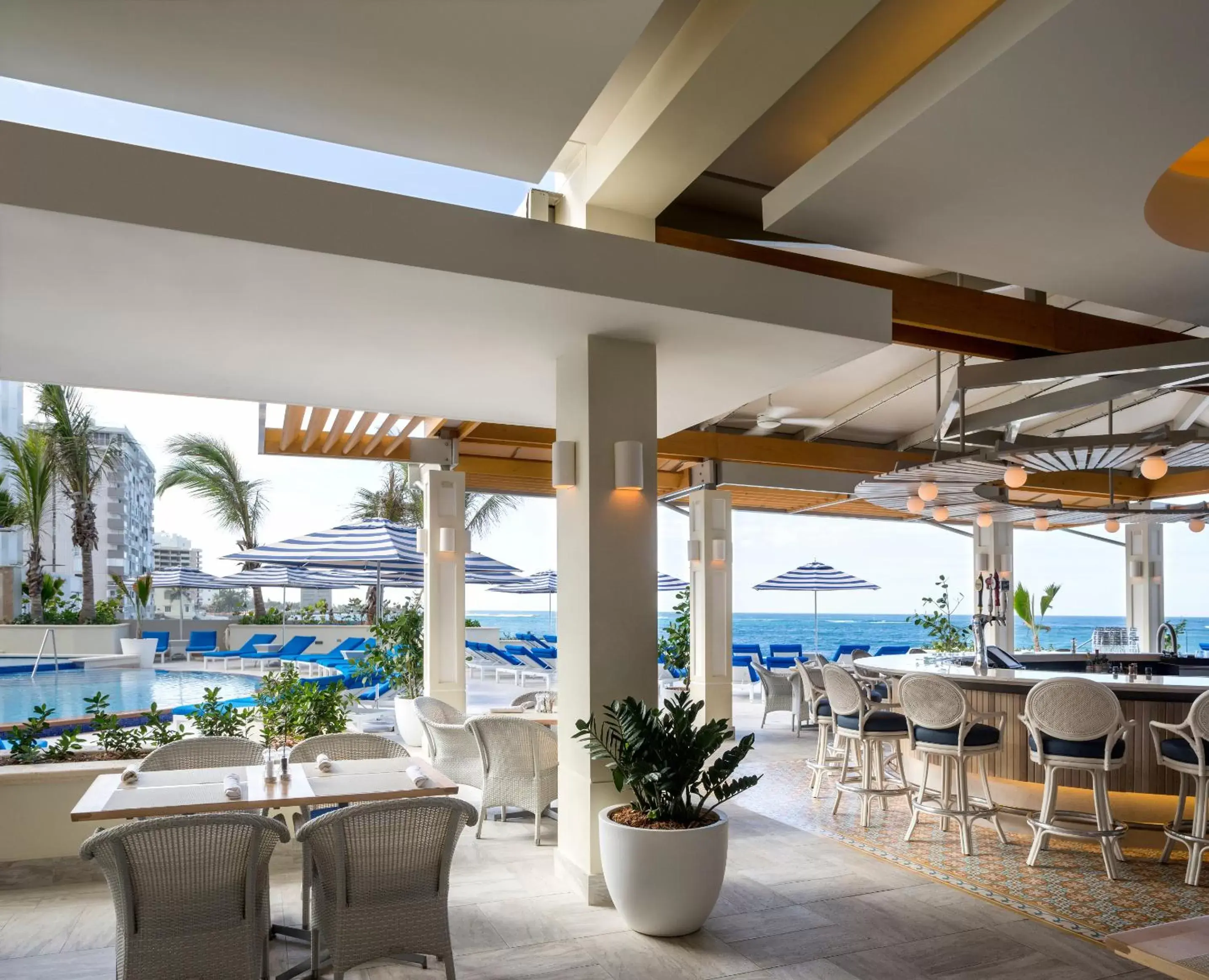 Patio, Restaurant/Places to Eat in Condado Vanderbilt Hotel