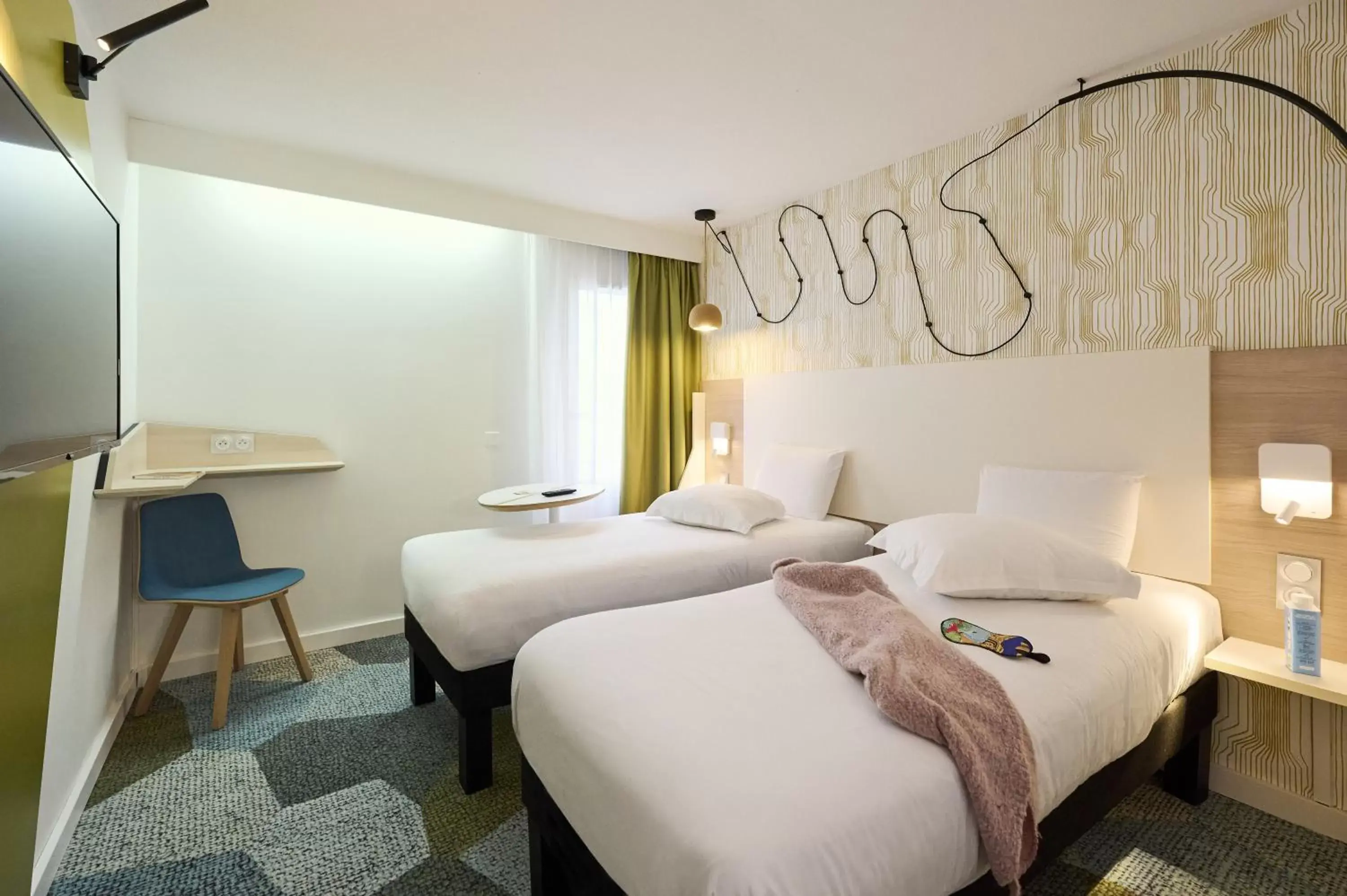 Photo of the whole room, Bed in ibis Styles Bordeaux Begles Arena Photo of the whole room, Bed in ibis Styles Bordeaux Begles Arena