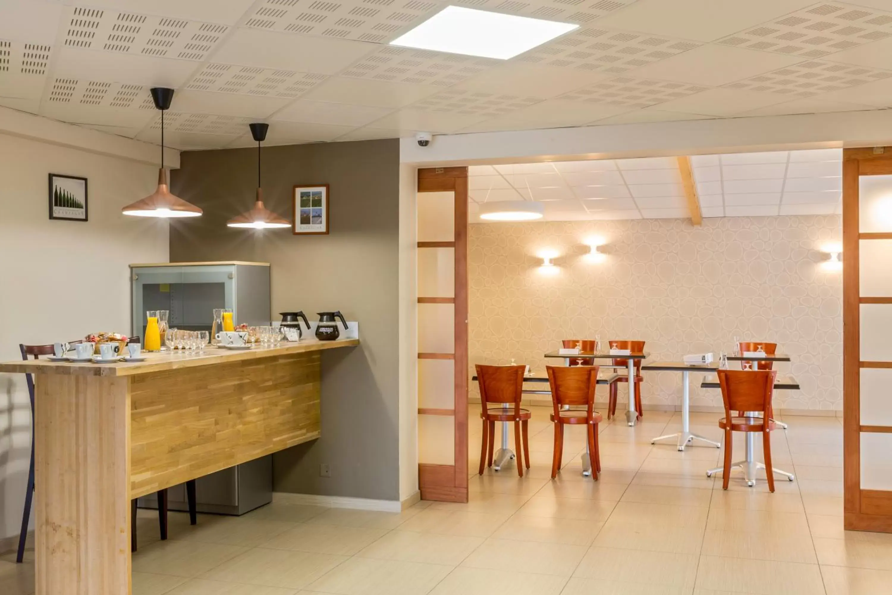 Meeting/conference room, Restaurant/Places to Eat in Sure Hotel by Best Western Reims Nord