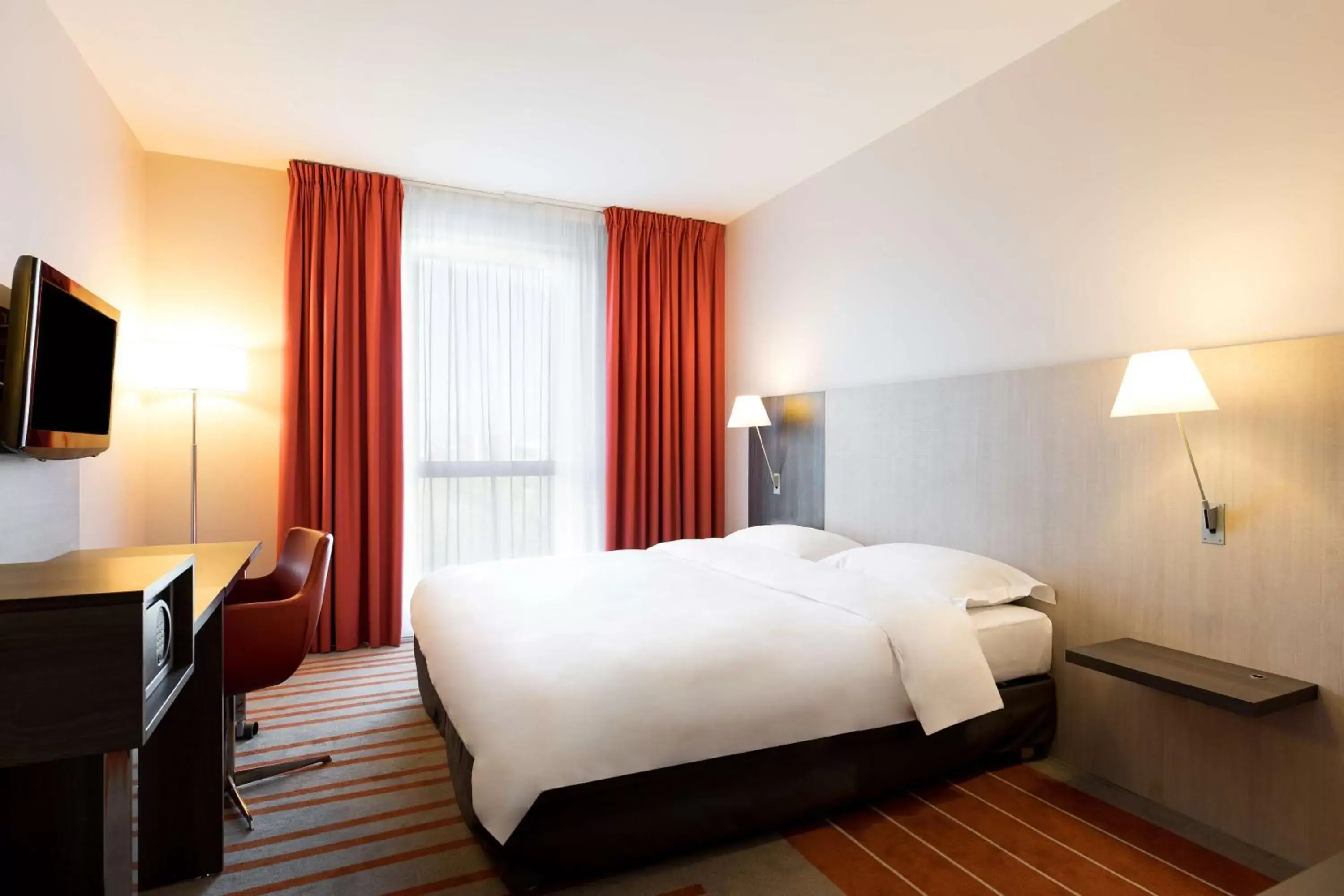 Photo of the whole room, Bed in Park Inn by Radisson Lille Grand Stade