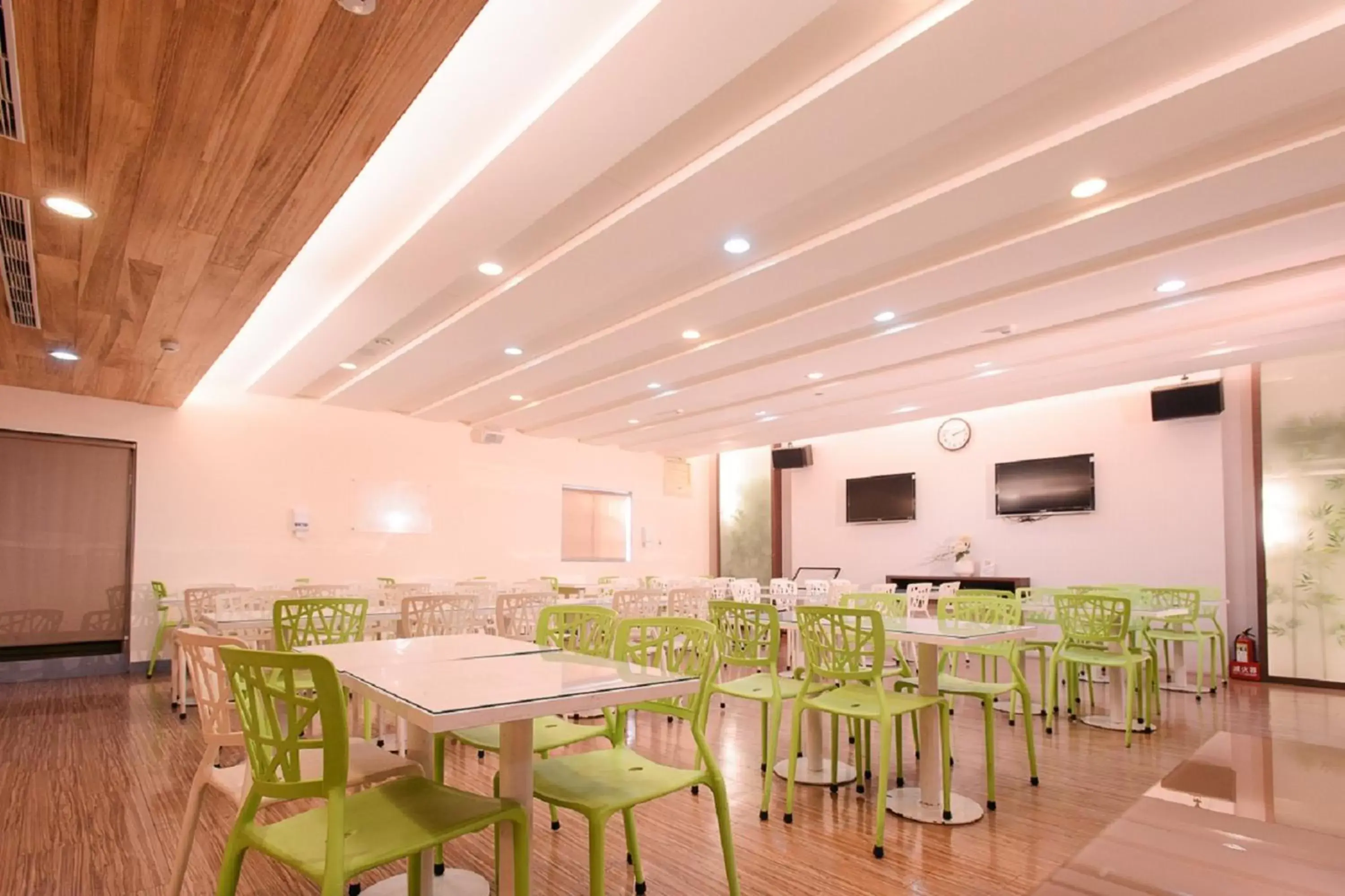 Restaurant/places to eat in Kiwi Express Hotel - Kaohsiung Station Restaurant/places to eat in Kiwi Express Hotel - Kaohsiung Station