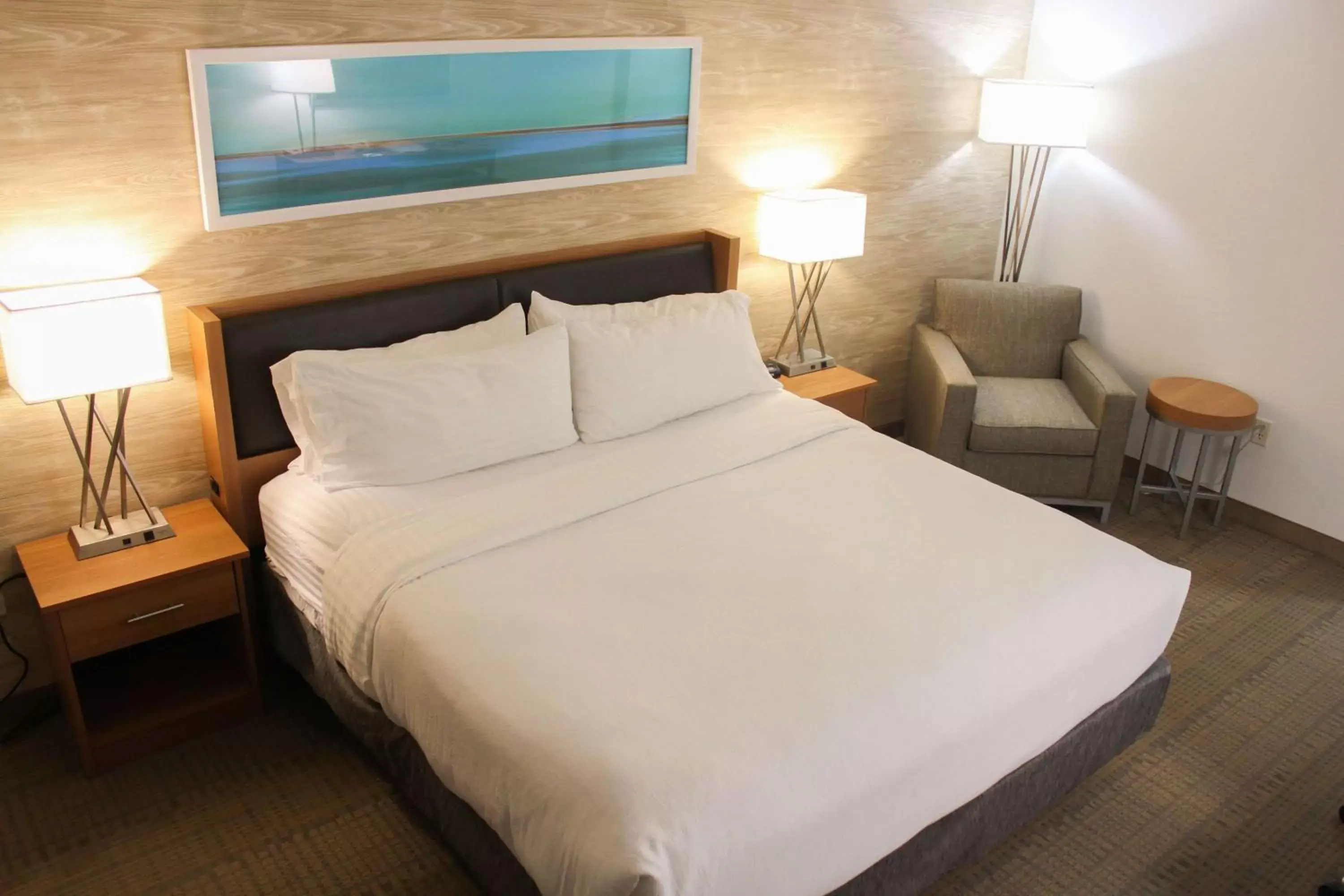 Bedroom, Bed in Sonesta Anaheim Resort Area
