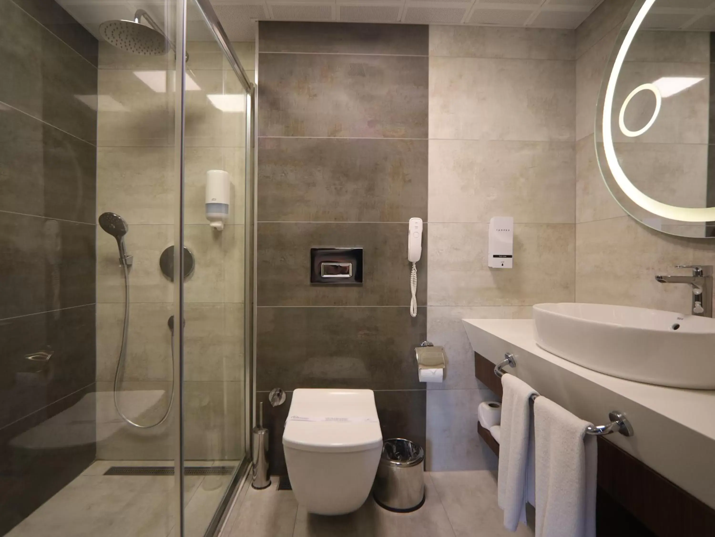 Shower, Bathroom in Best Western Plus Khan Hotel