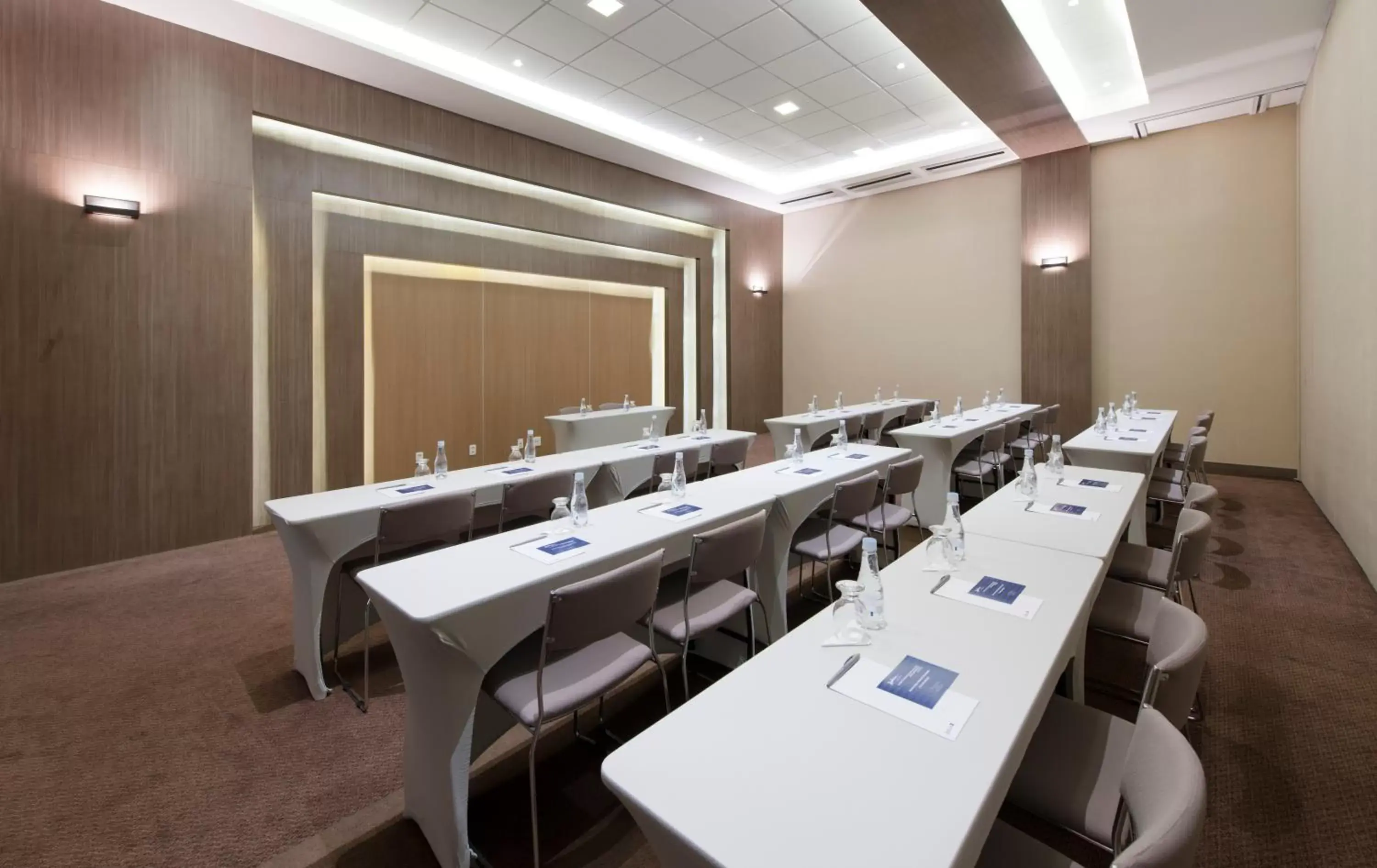 Meeting/conference room, Business Area/Conference Room in Radisson Blu Belo Horizonte Savassi