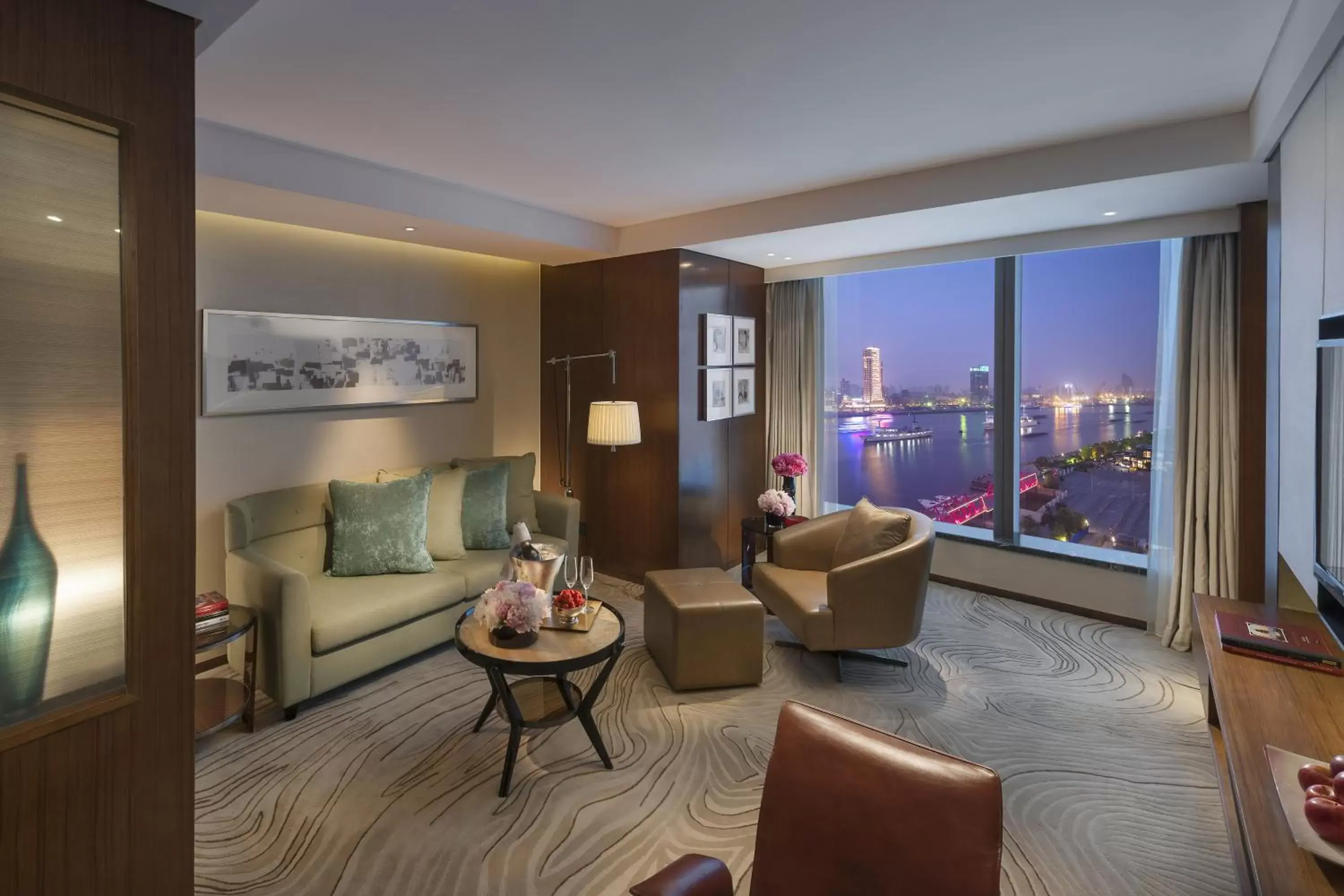 Living room, Seating Area in Mandarin Oriental Pudong, Shanghai