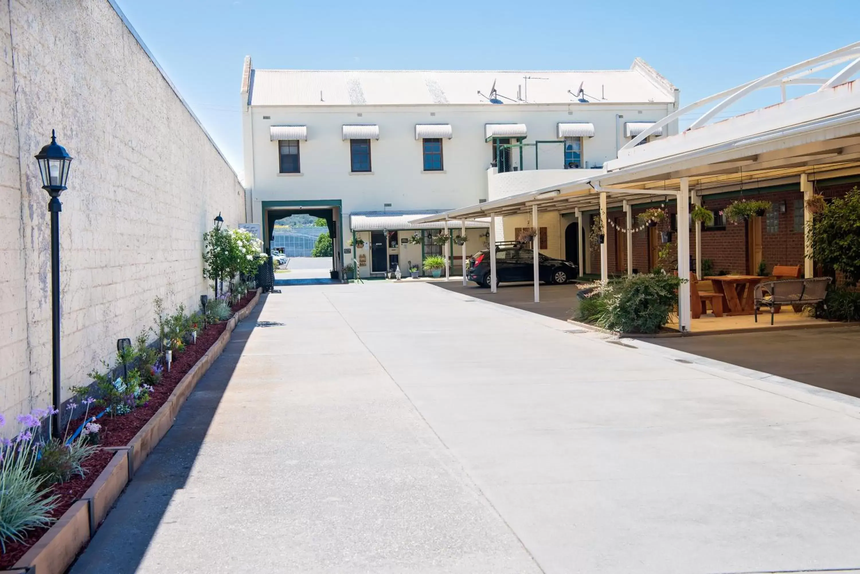 Property Building in Elm Court Motel