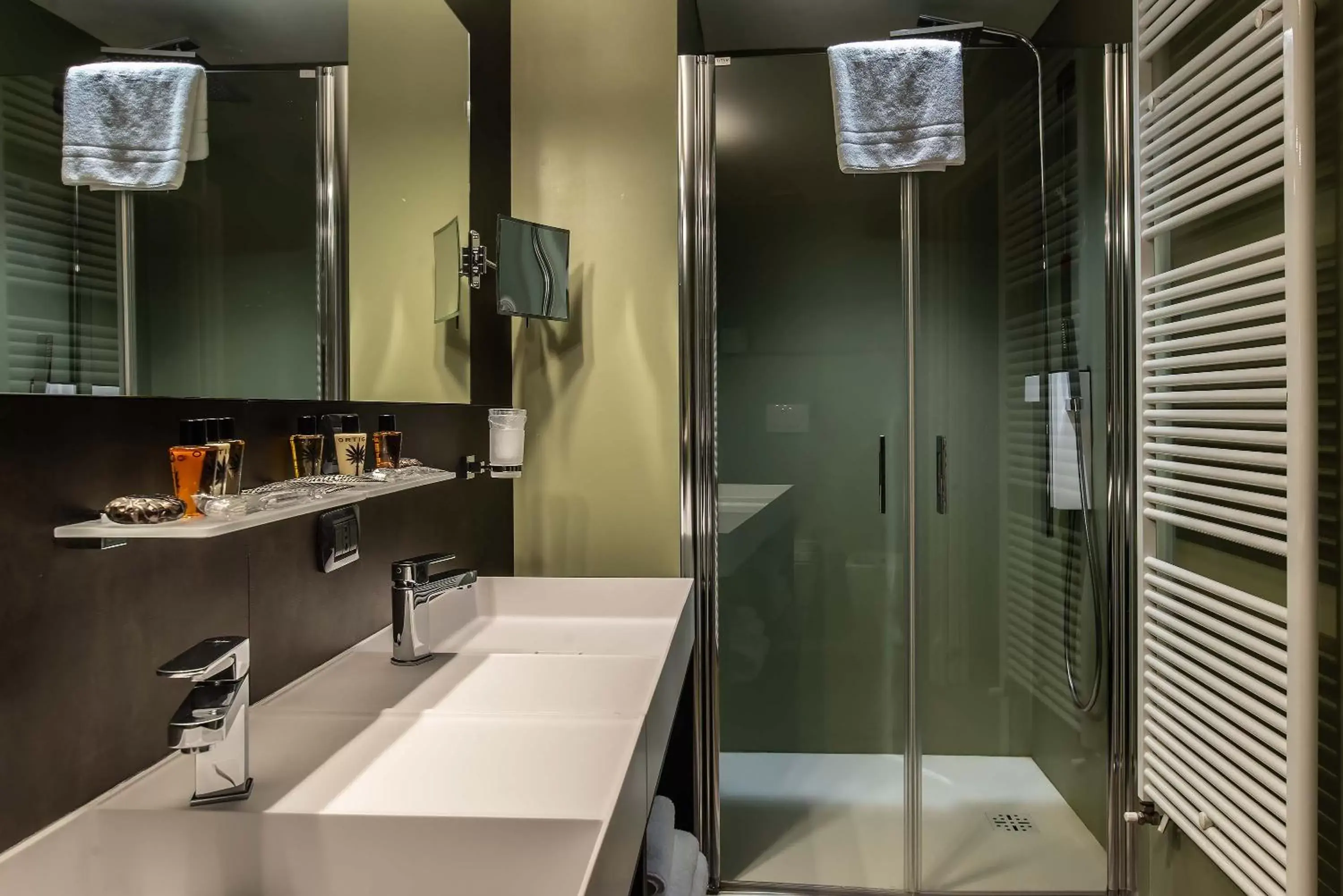 Shower, Bathroom in Maranello Palace