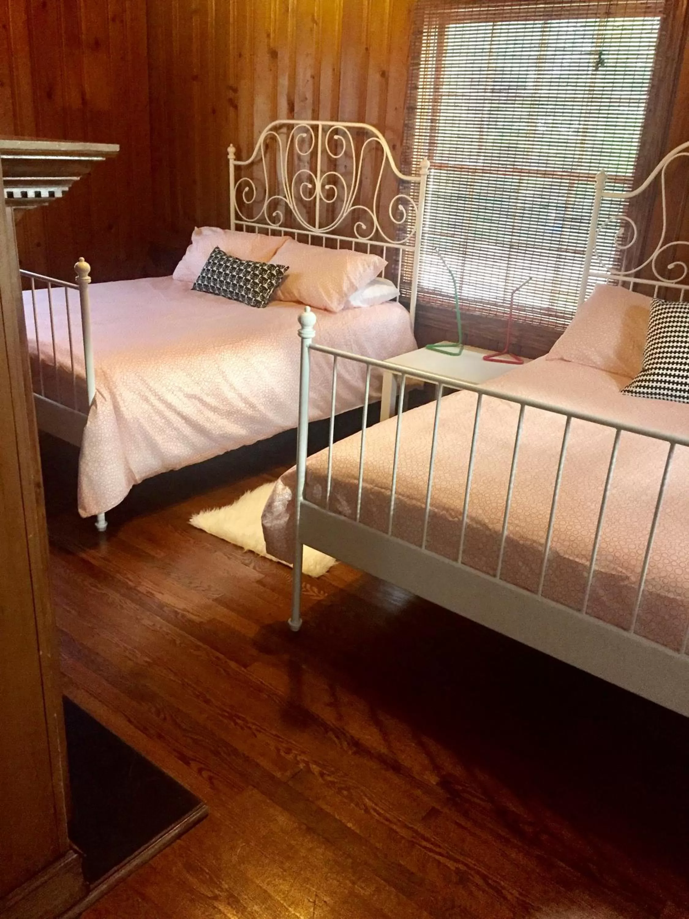 Bed in Swamp Rabbit Inn Travelers Rest