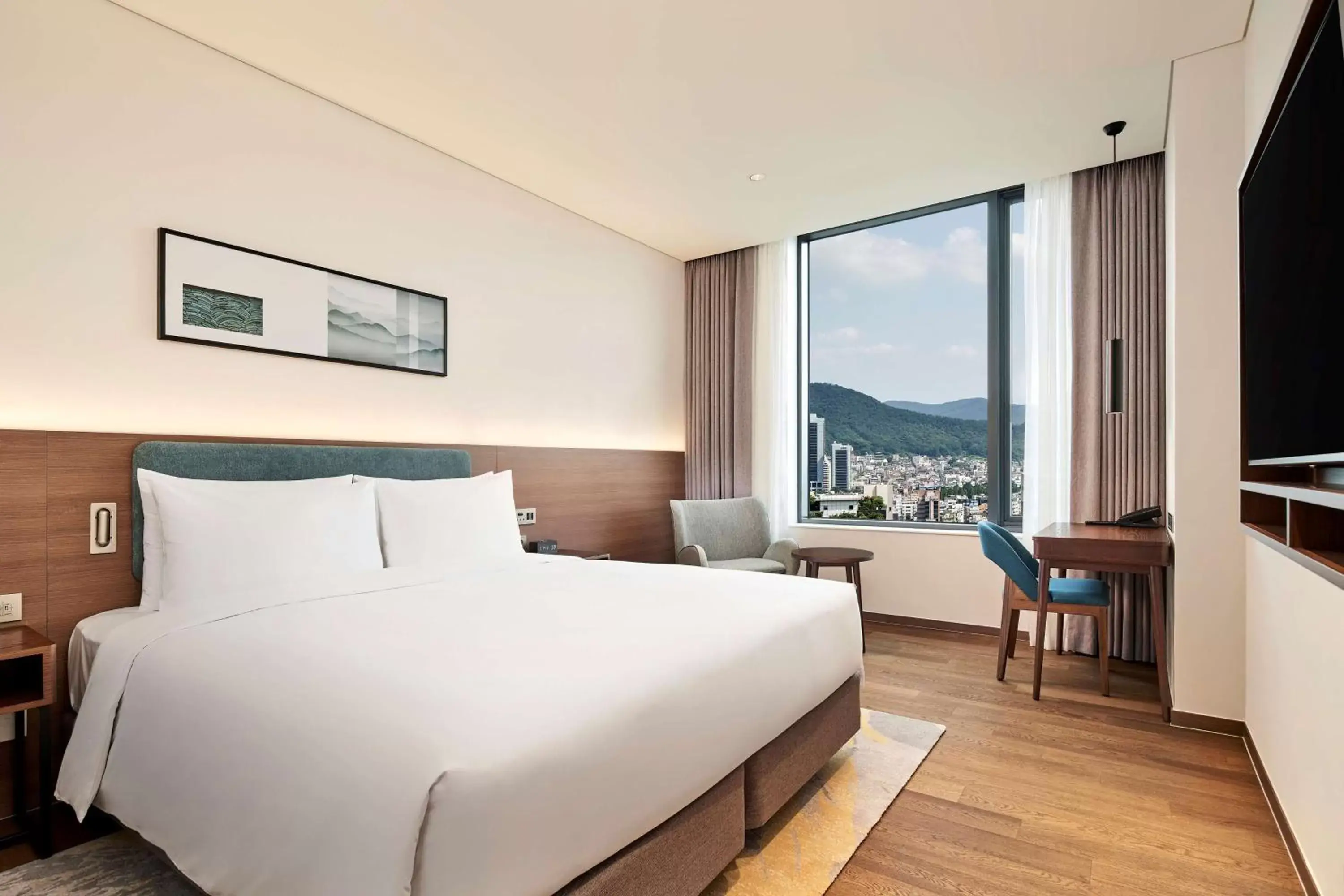 Bedroom, Bed in Hilton Garden Inn Seoul Gangnam