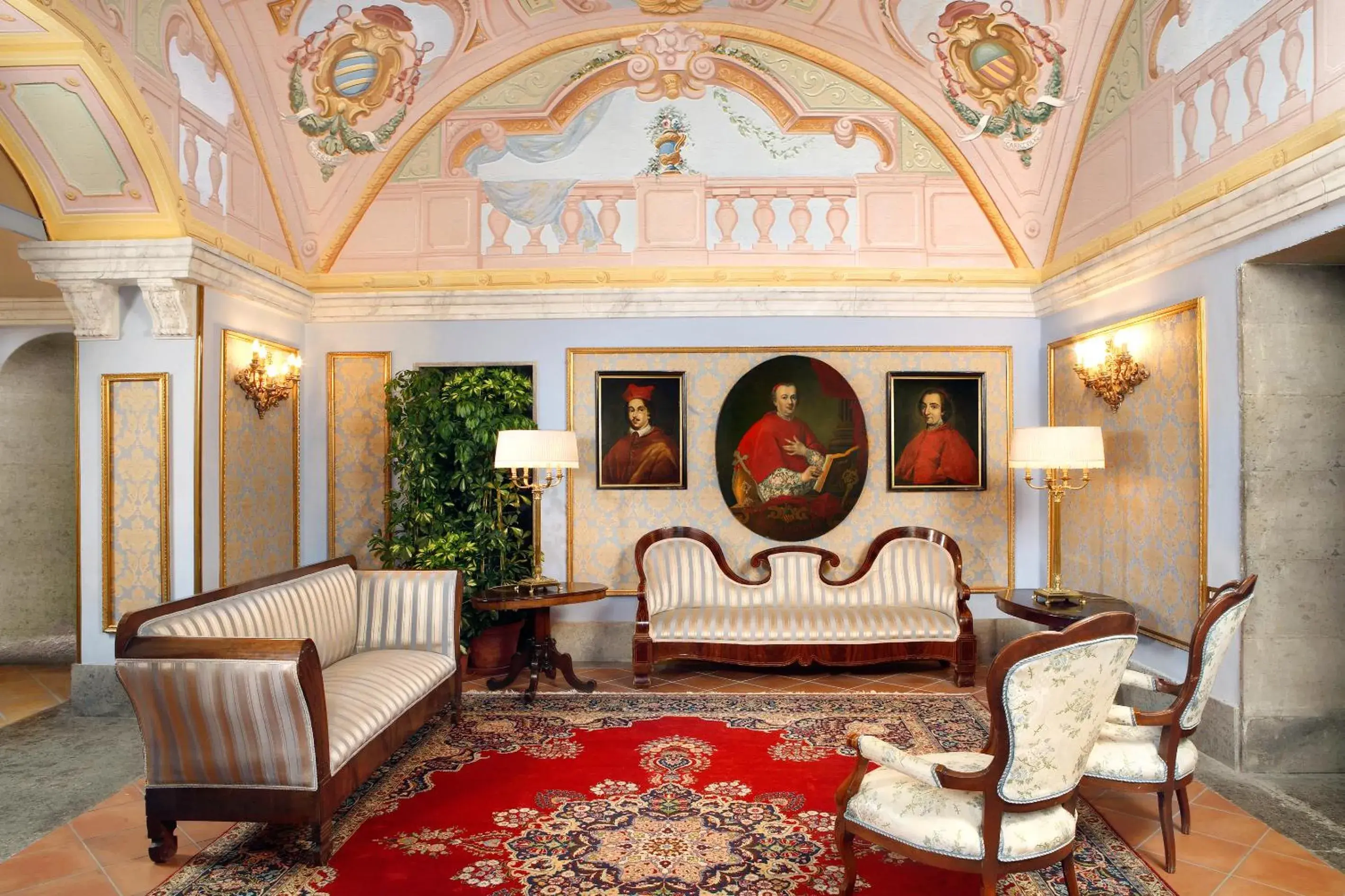Seating area, Lobby/Reception in Grand Hotel Cocumella