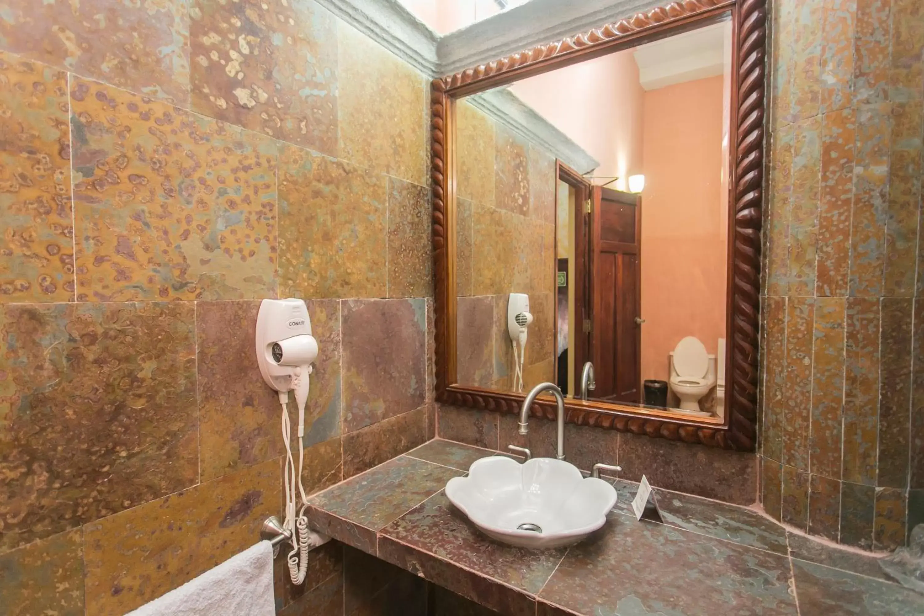 Bathroom in Hotel Casa del Consulado