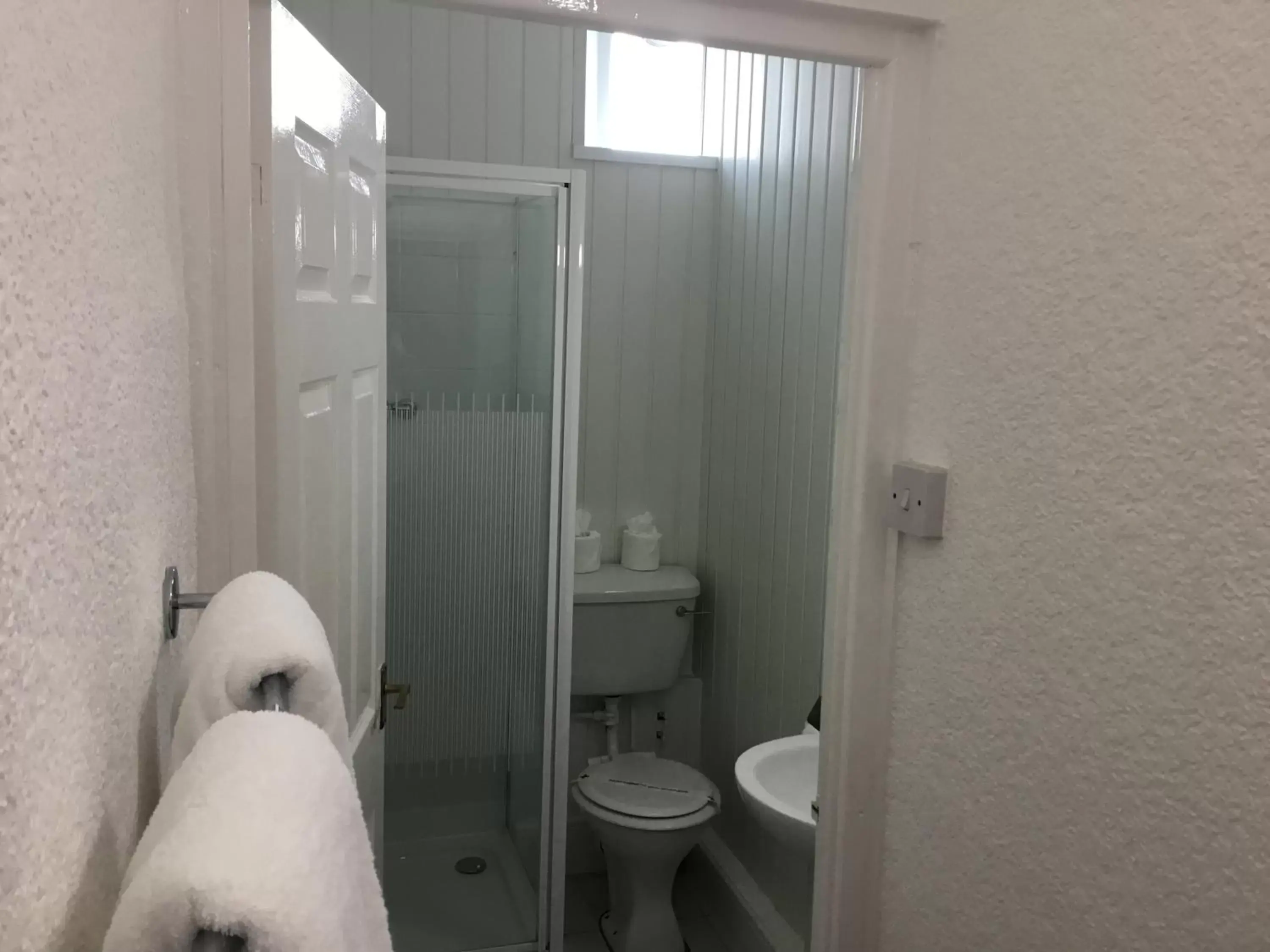 Bathroom in Danescourt Lodge