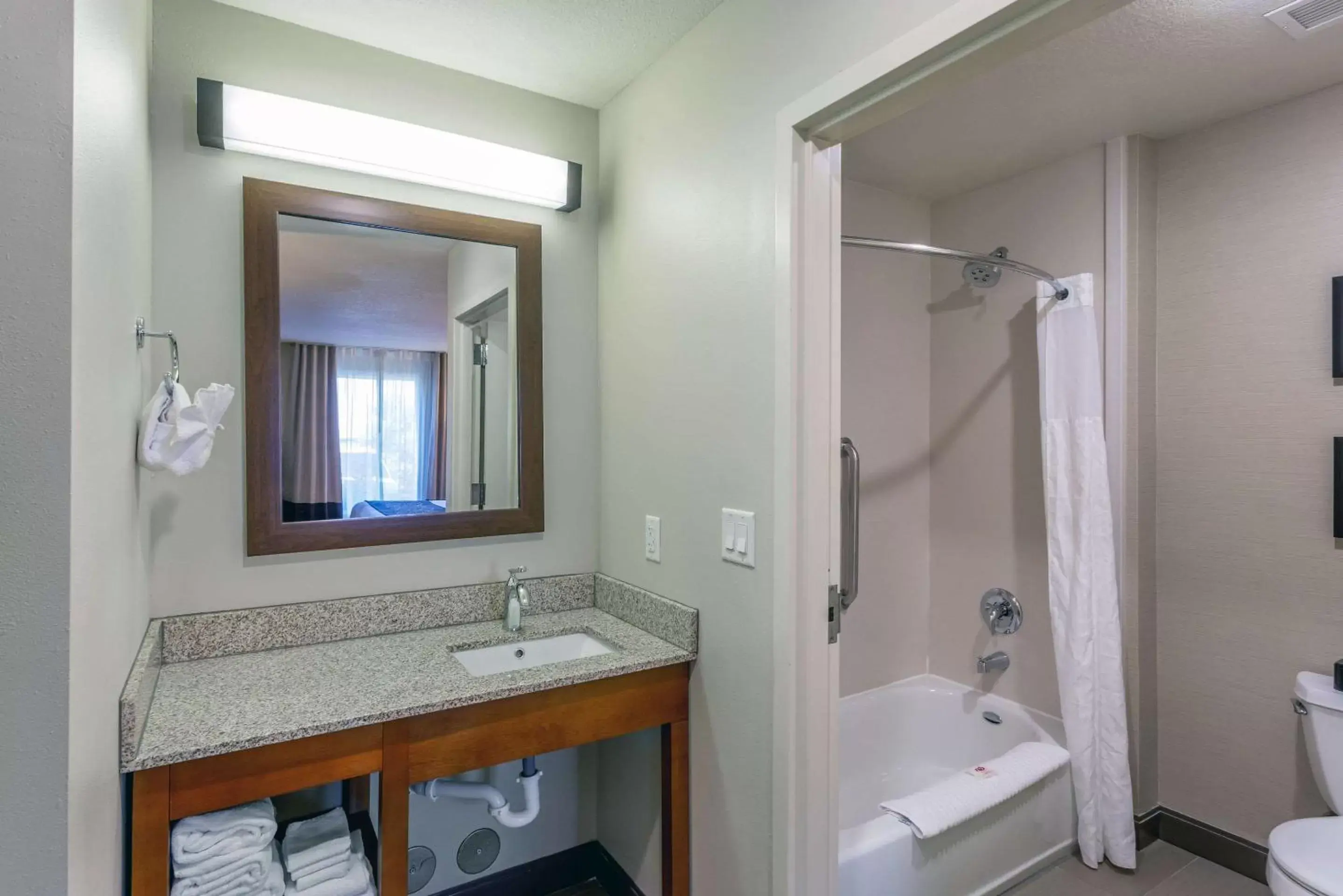 Bedroom, Bathroom in Comfort Inn & Suites Logan Near University